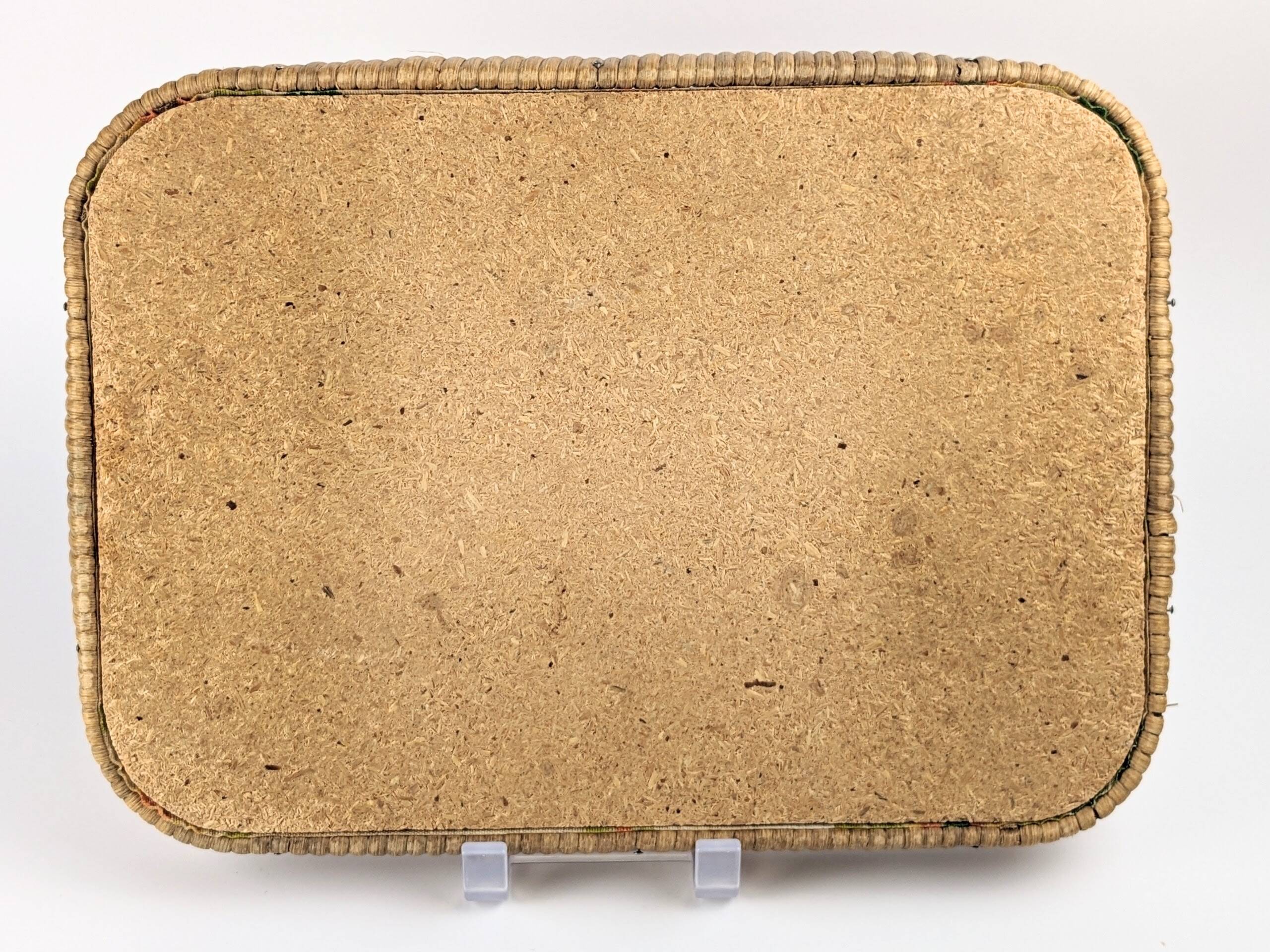 1970s floral patterned tray in rattan and plastic