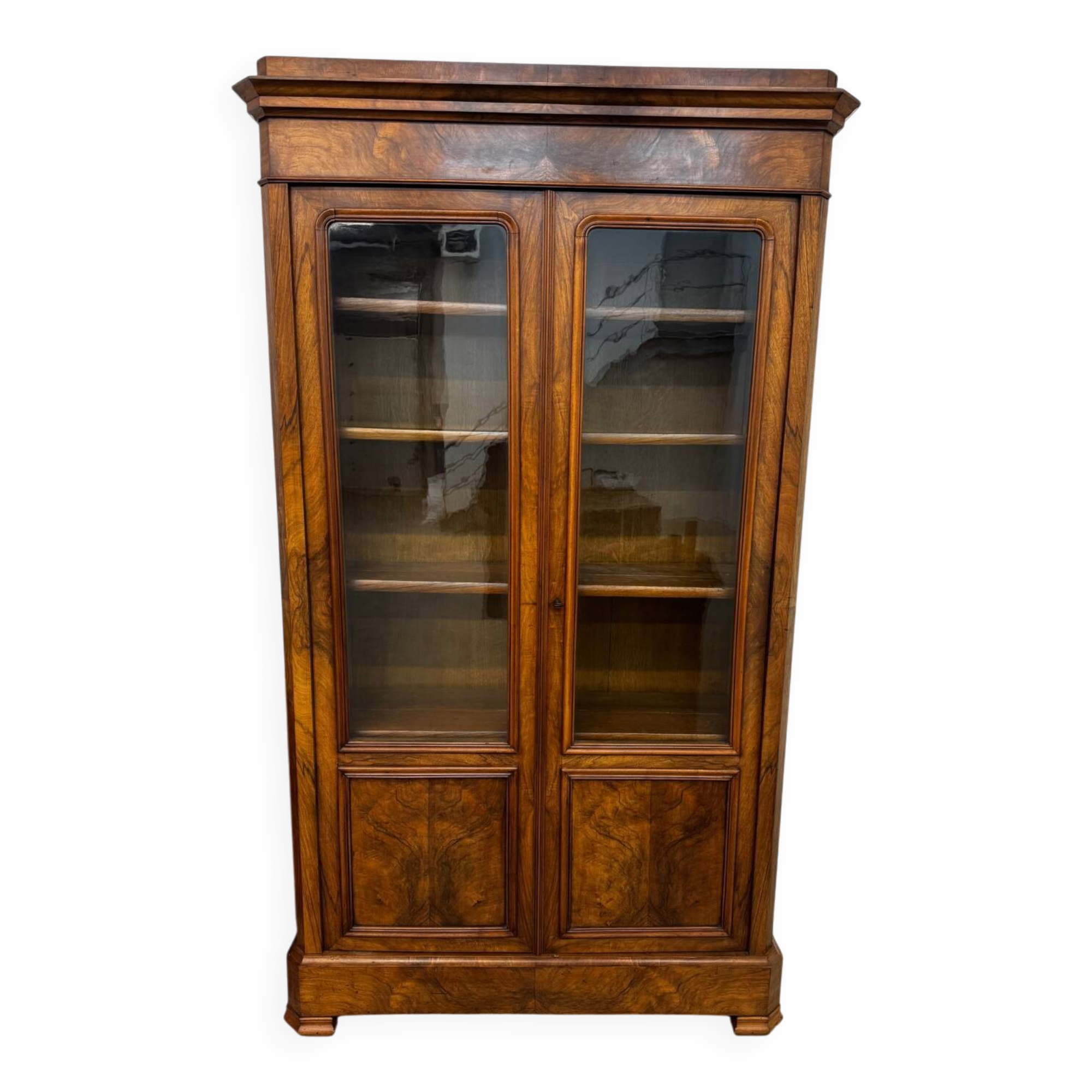 Bibliothèque Vitrée en noyer style Louis Philippe