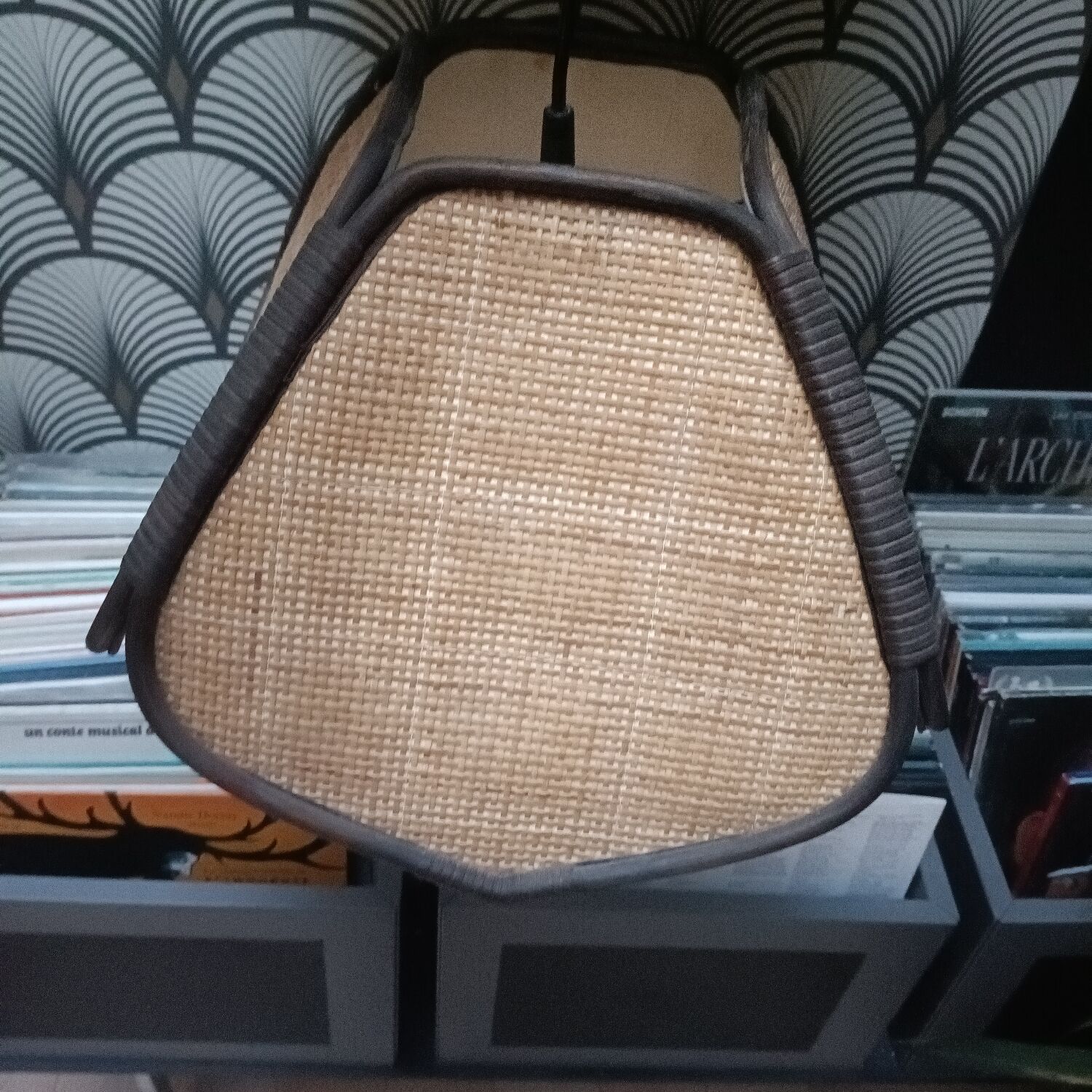 Suspension, vintage wicker rattan shine