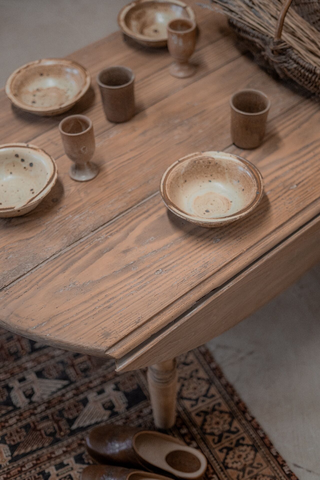 Round coffee table