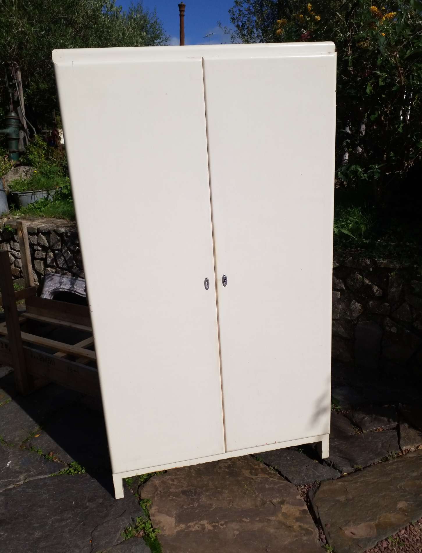 Mado cabinet