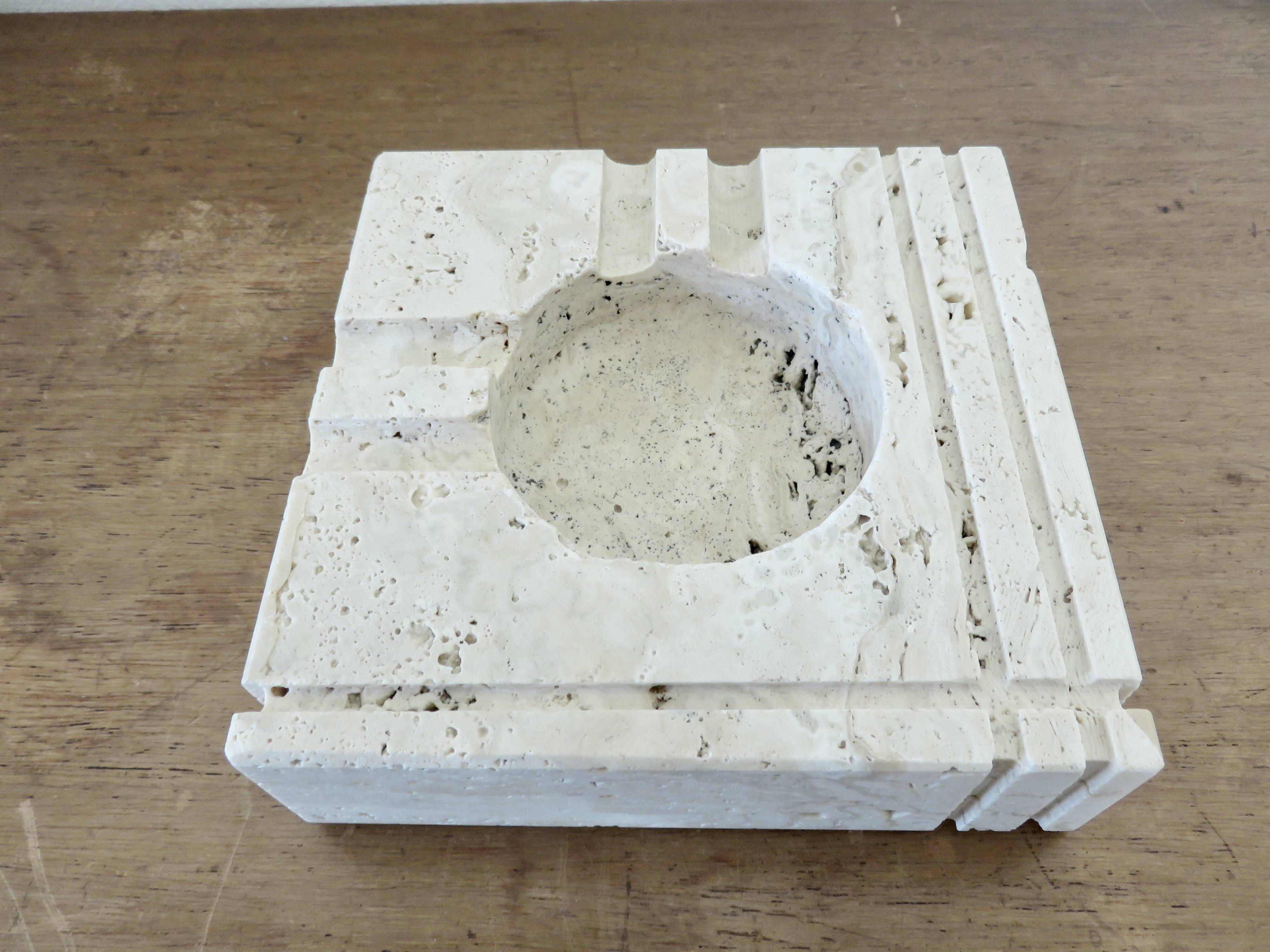 “Fratelli Mannelli” ashtray in travertine, design by Enzo Mari, Italy, 1970