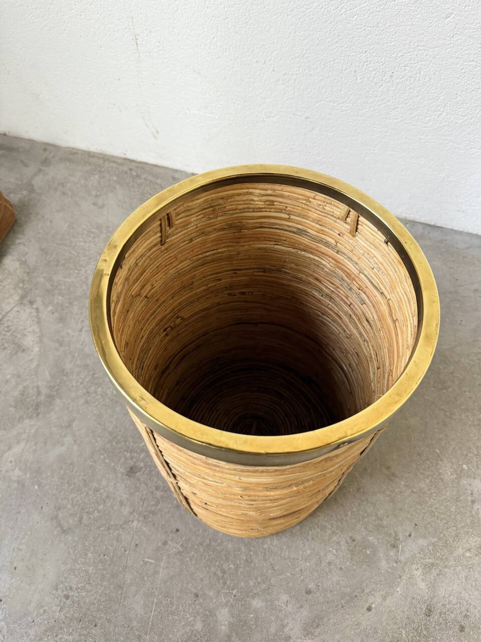 Porte parapluie ou corbeille en rotin, 1970, Italie