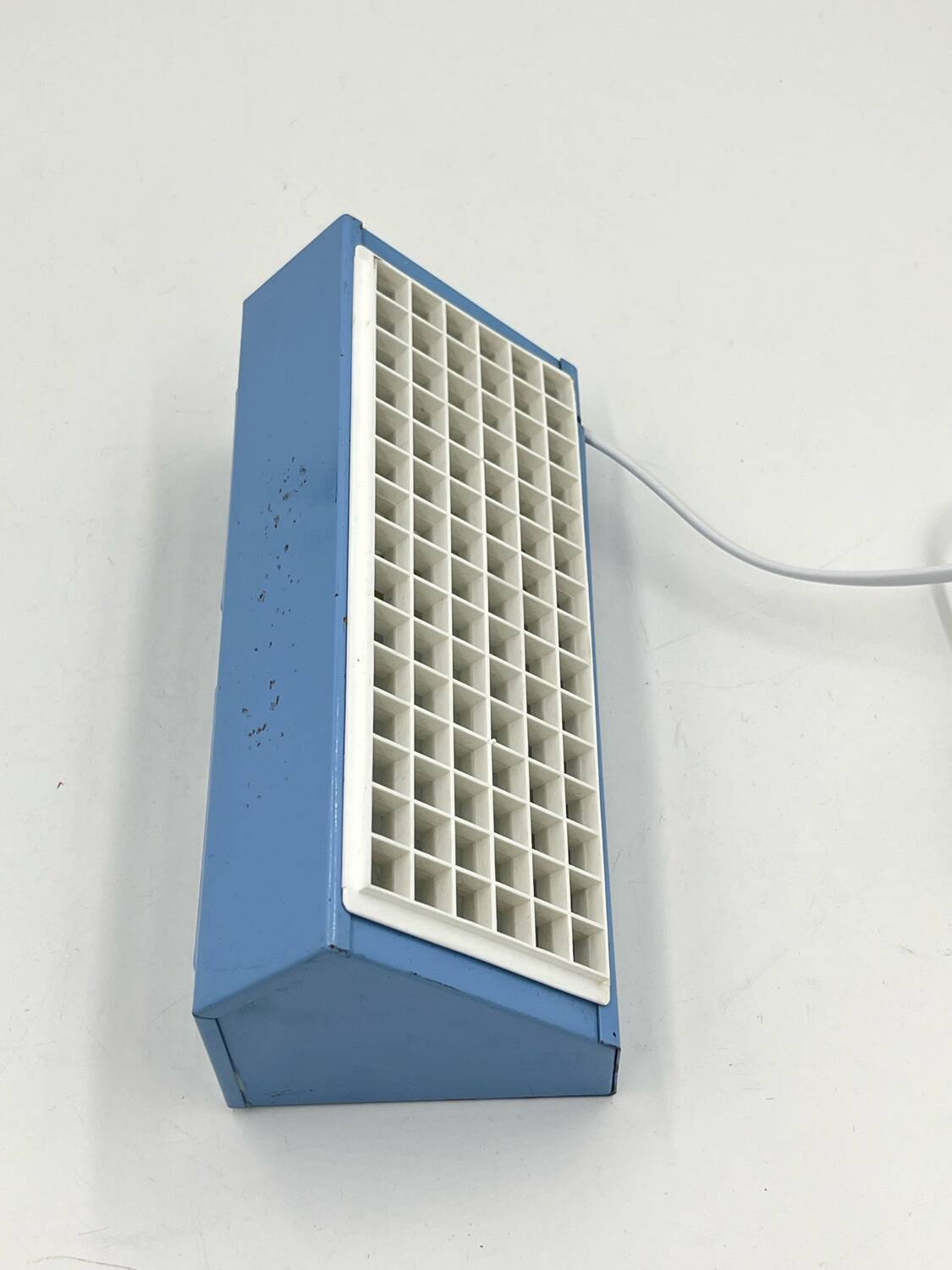 Blue wall light V204