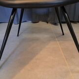 Pair of armchairs in skaï and black steel