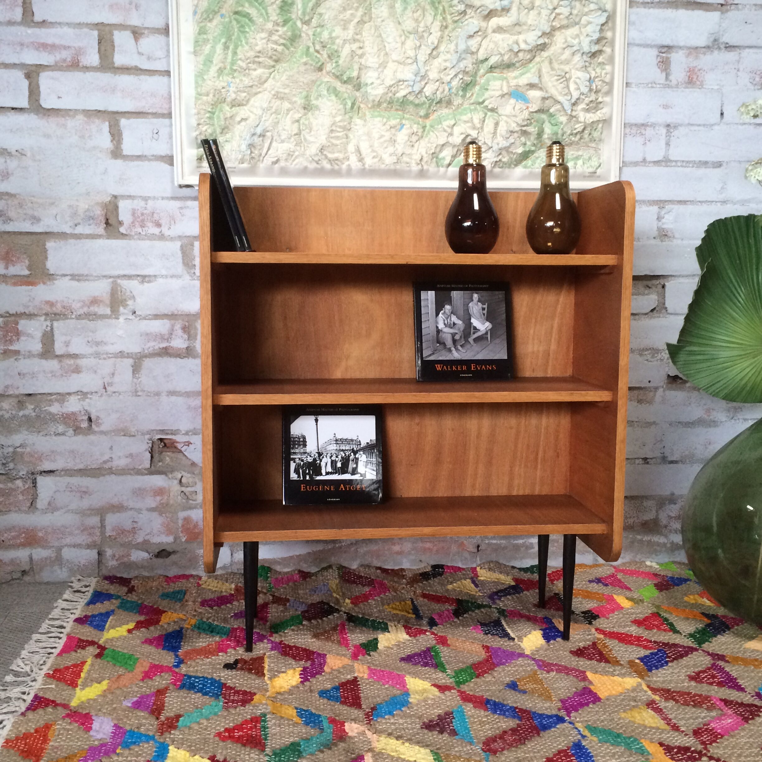Bibliothèque scandinave chêne clair et métal