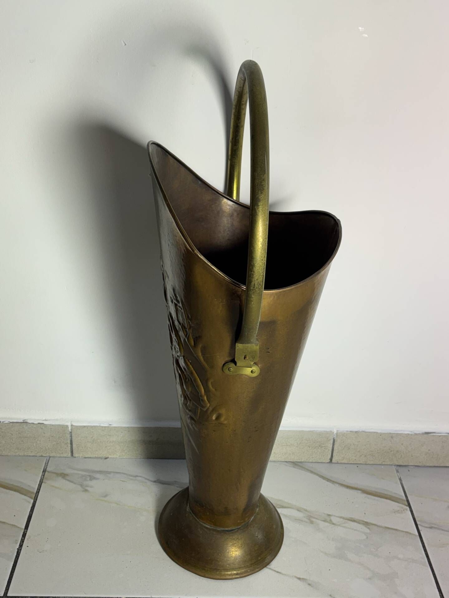 Vintage umbrella stands in solid brass and copper – Relief decoration