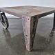 Table basse en acier industriel brutaliste