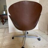 2 office armchairs + Settee / Swan sofa by Arne Jacobsen for Fritz Hansen, original leather