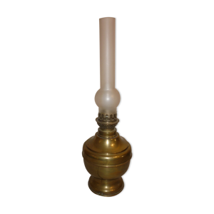 lampe à pétrole ancienne