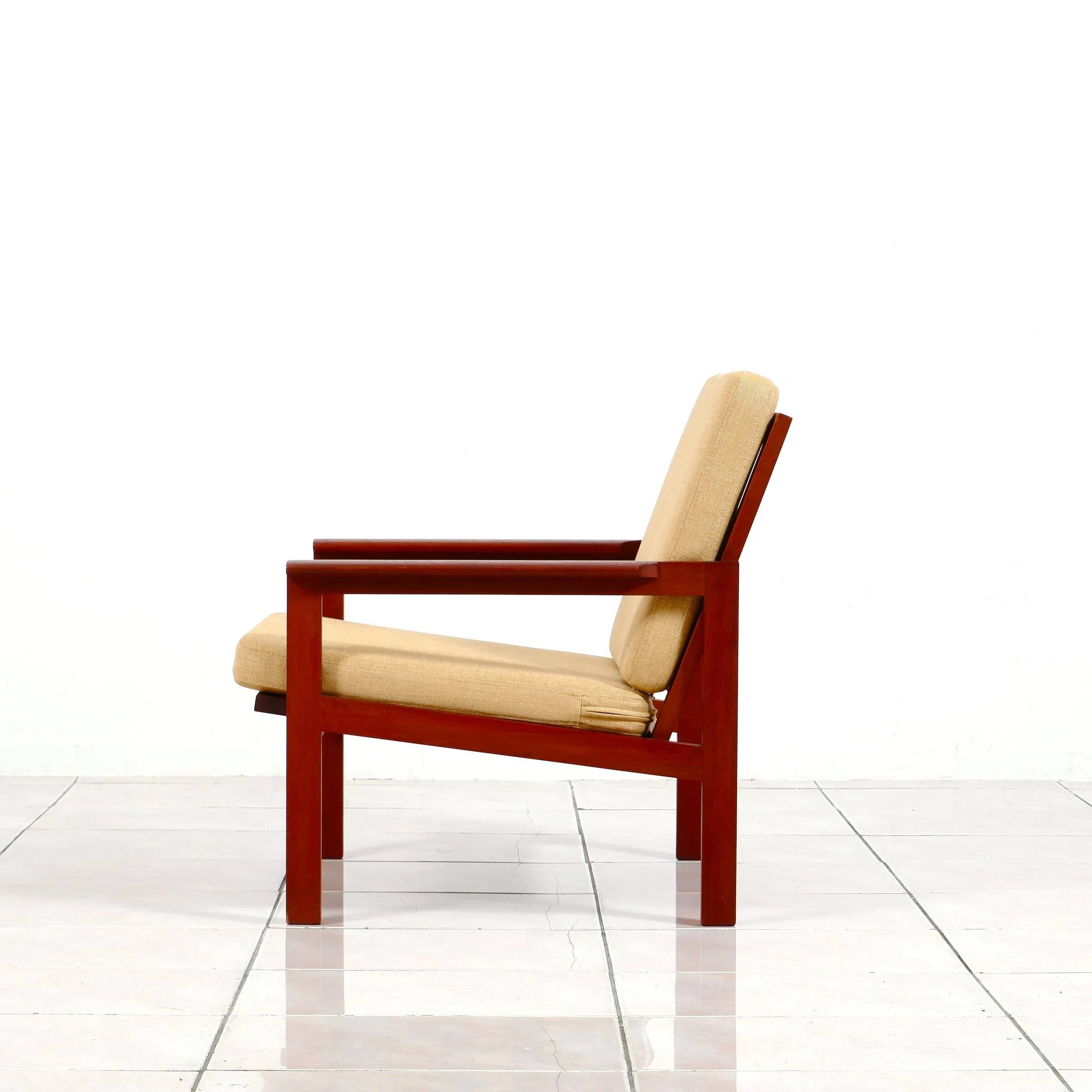 “Capella” lounge chair by Illum Wikkelsø for Niels Eilersen