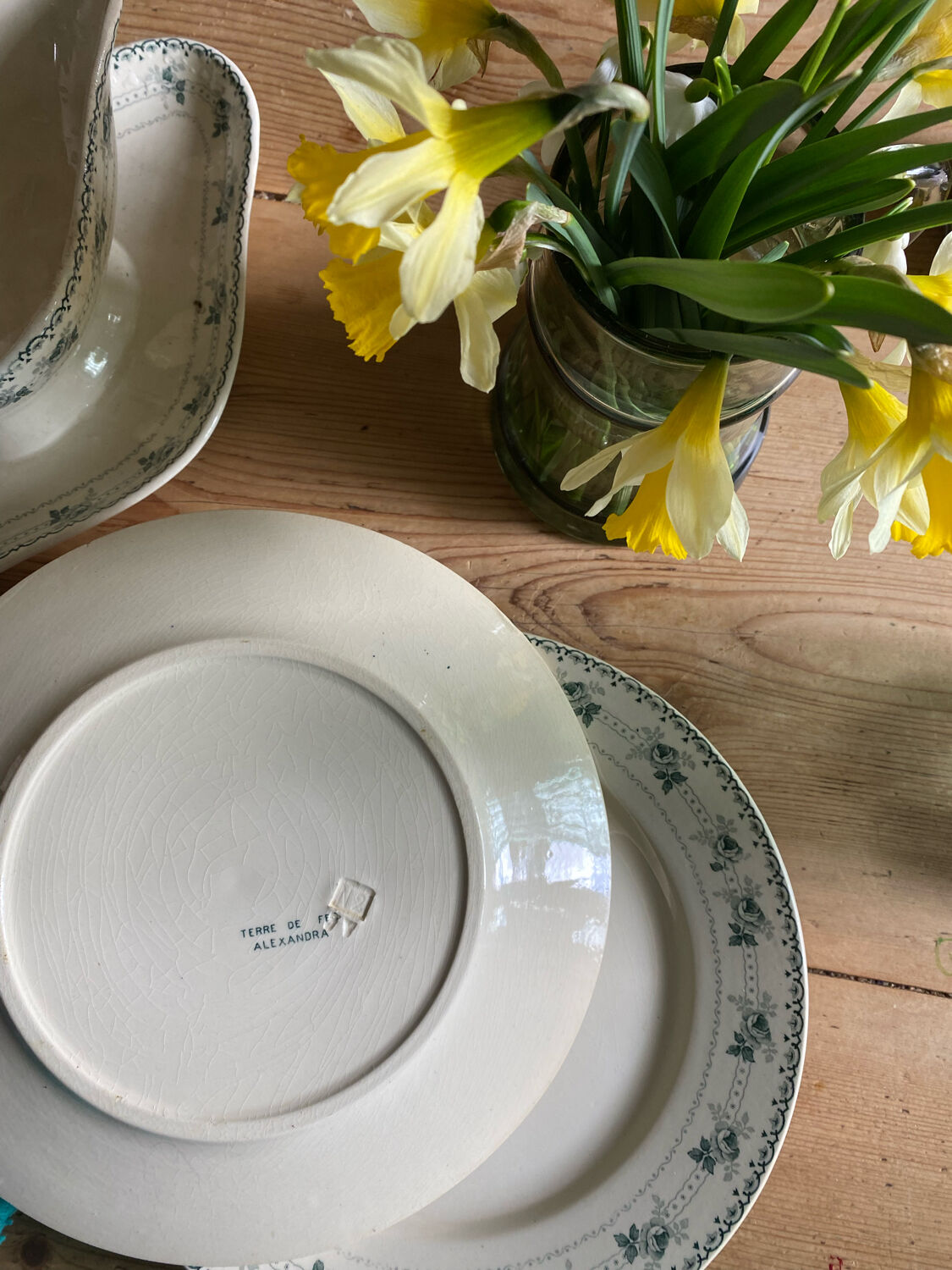 Set of 6 old flat plates, Alexandra iron earth model