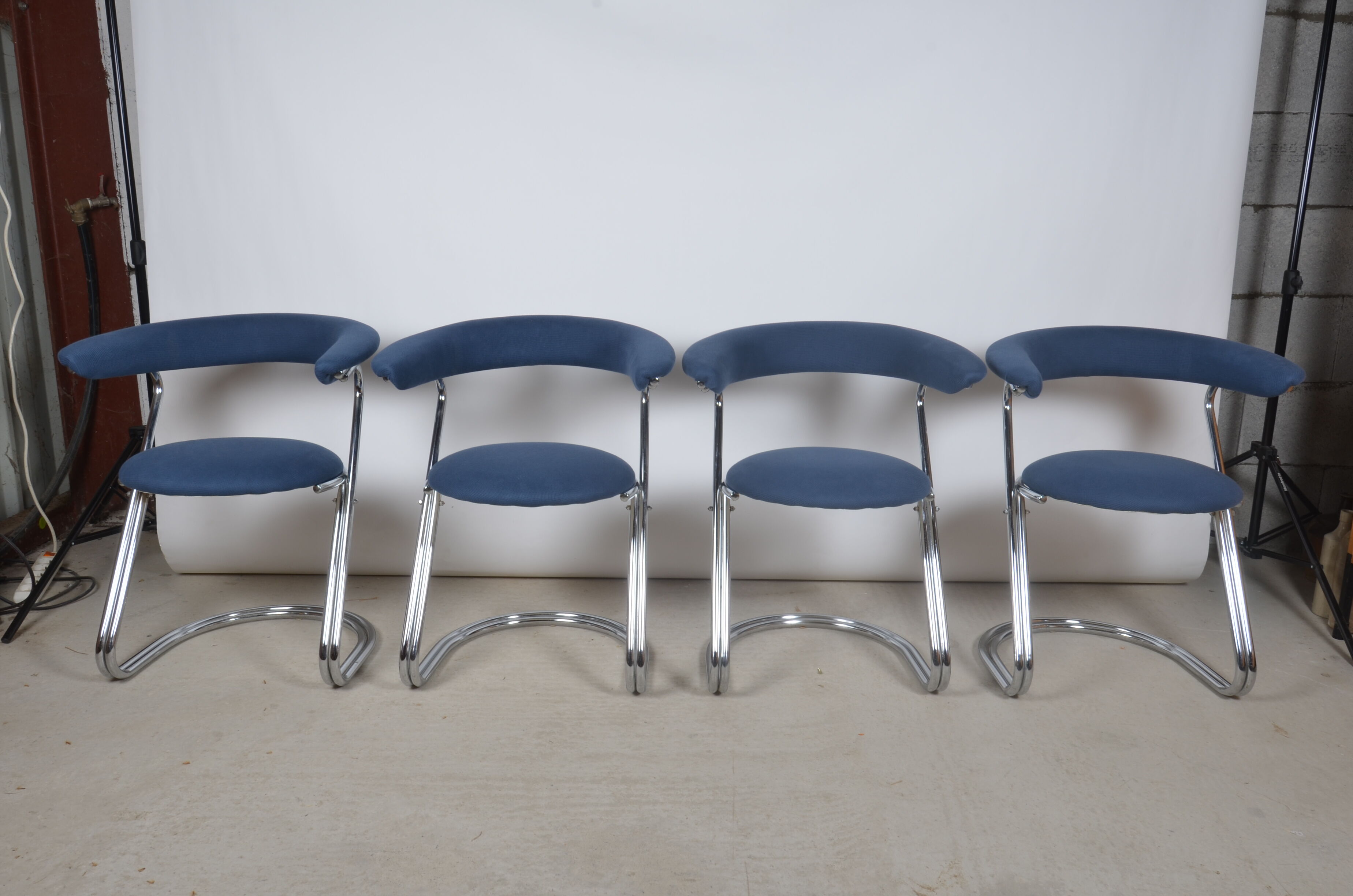 Tubular chairs cantilever 1970