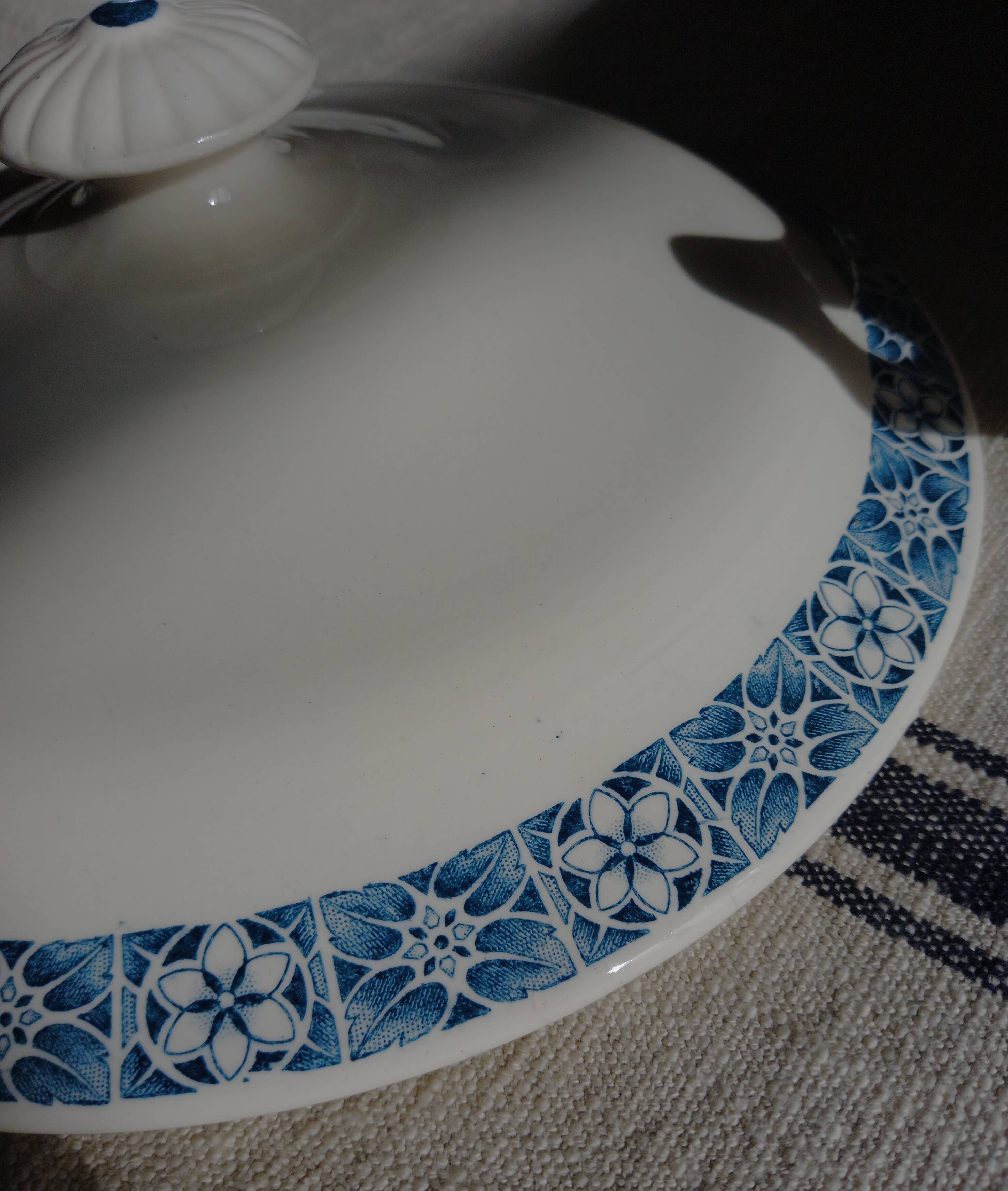 Old soup tureen or vegetable dish in Longchamp “René” iron earthenware