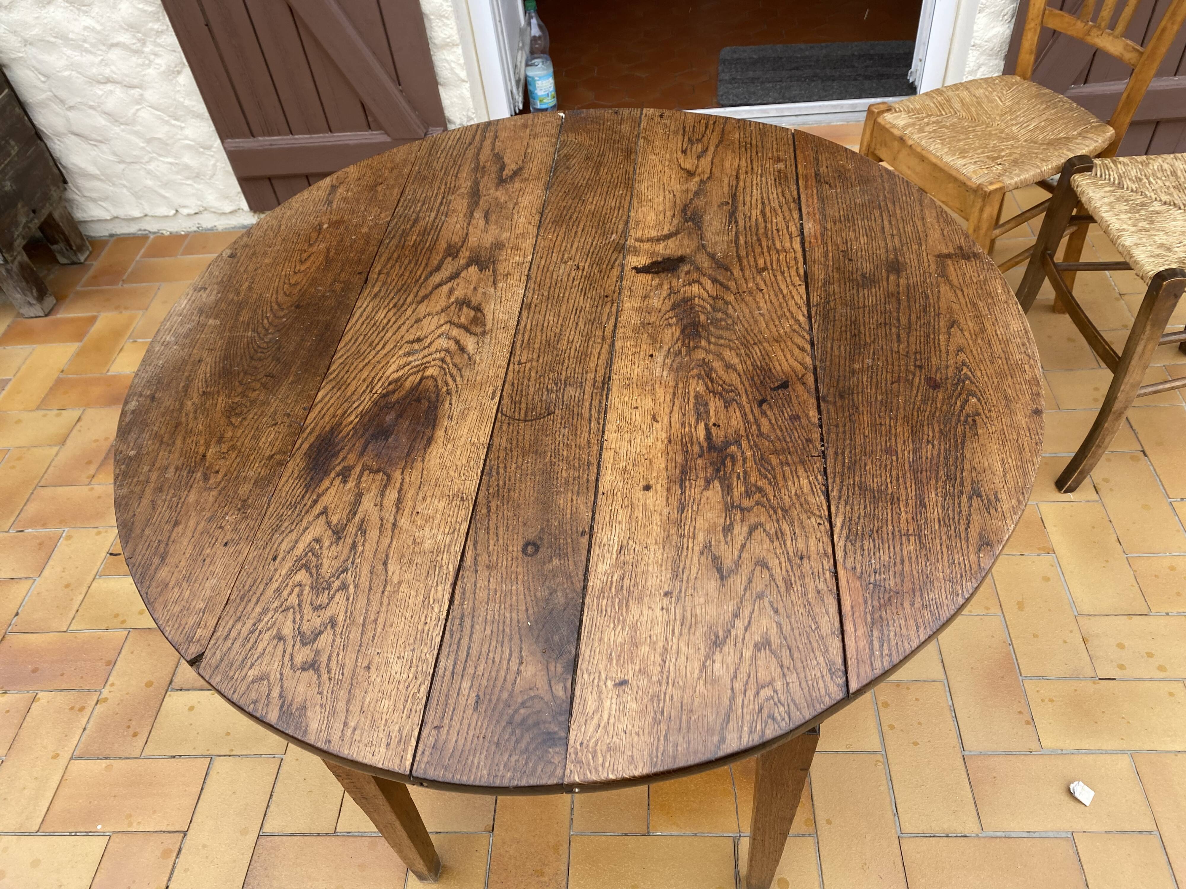 Rustic Wooden Shutter Round Dining Table Vintage Wooden Legs