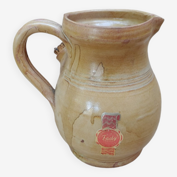 Vintage Refreshing stoneware pitcher with ice cube tank
