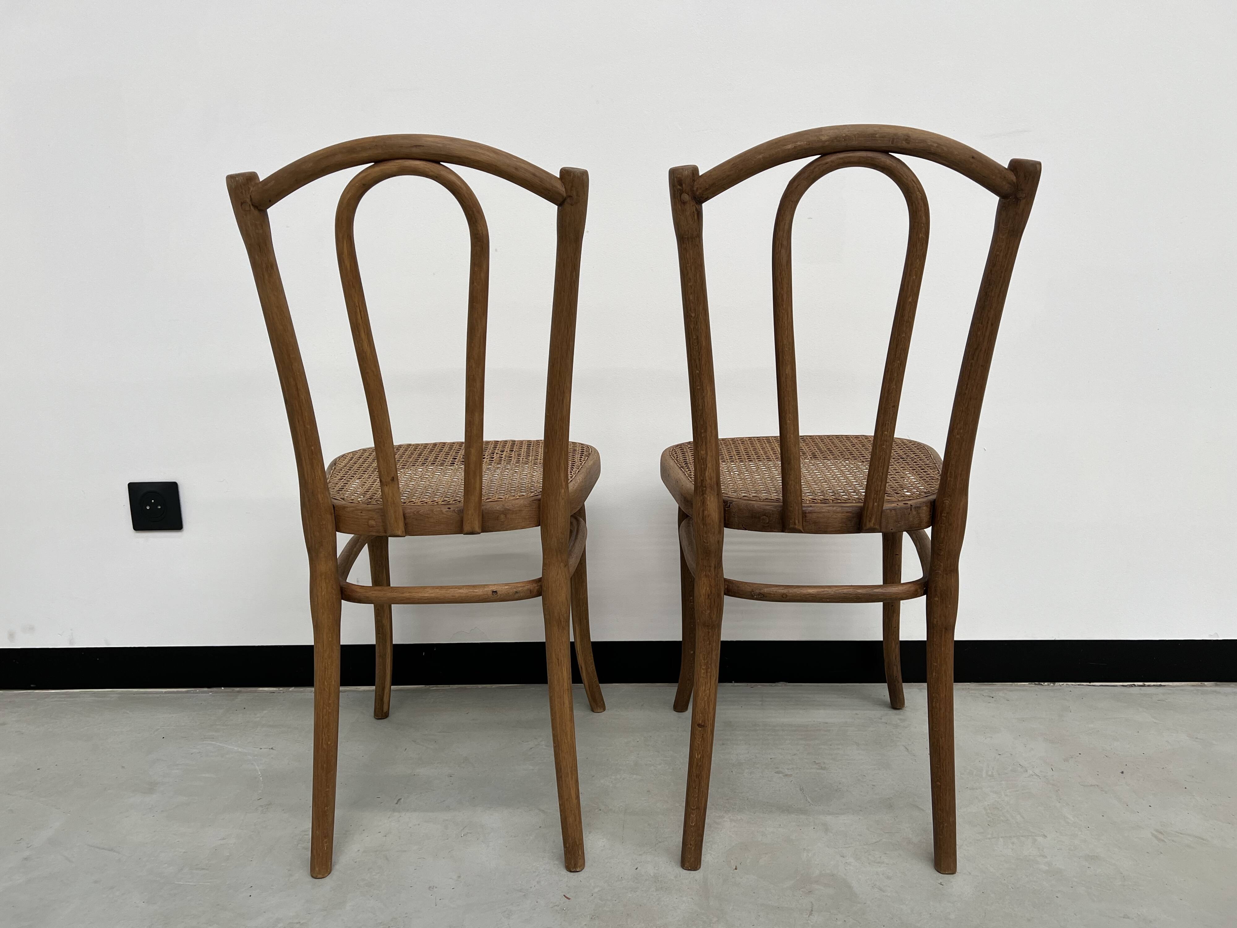 Duo de chaises bistrot anciennes Thonet avec estampille
