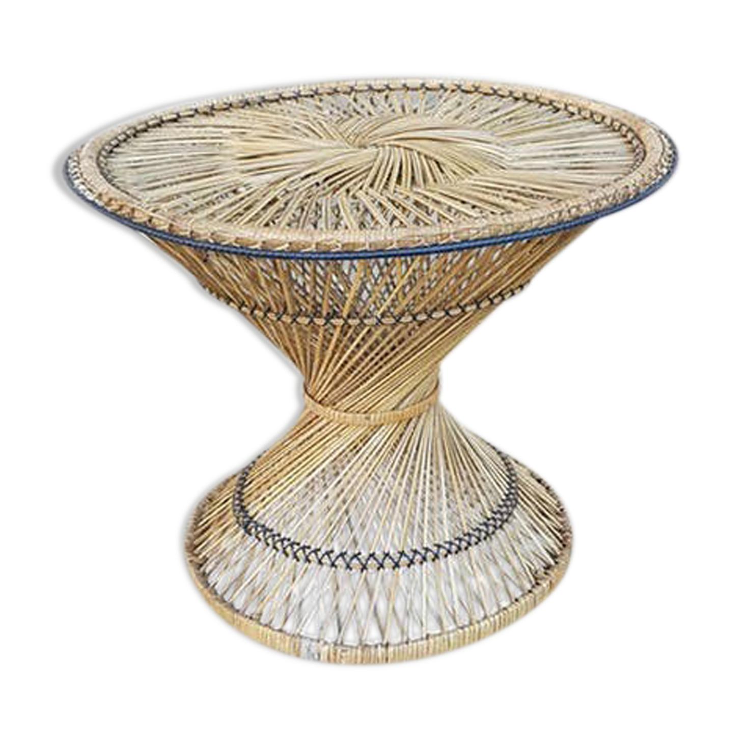 Tamtam table in rattan