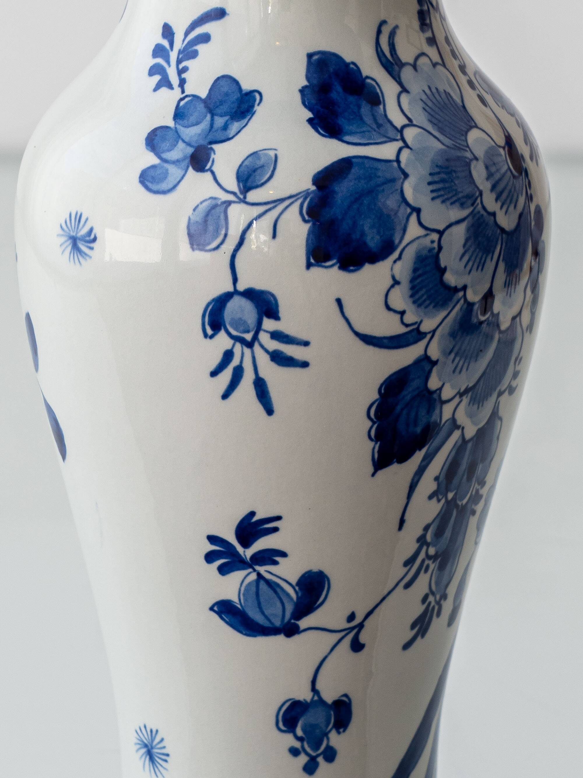Royal Delft Blue, White, and Green Chinoiserie Bird Table Lamp, 1979