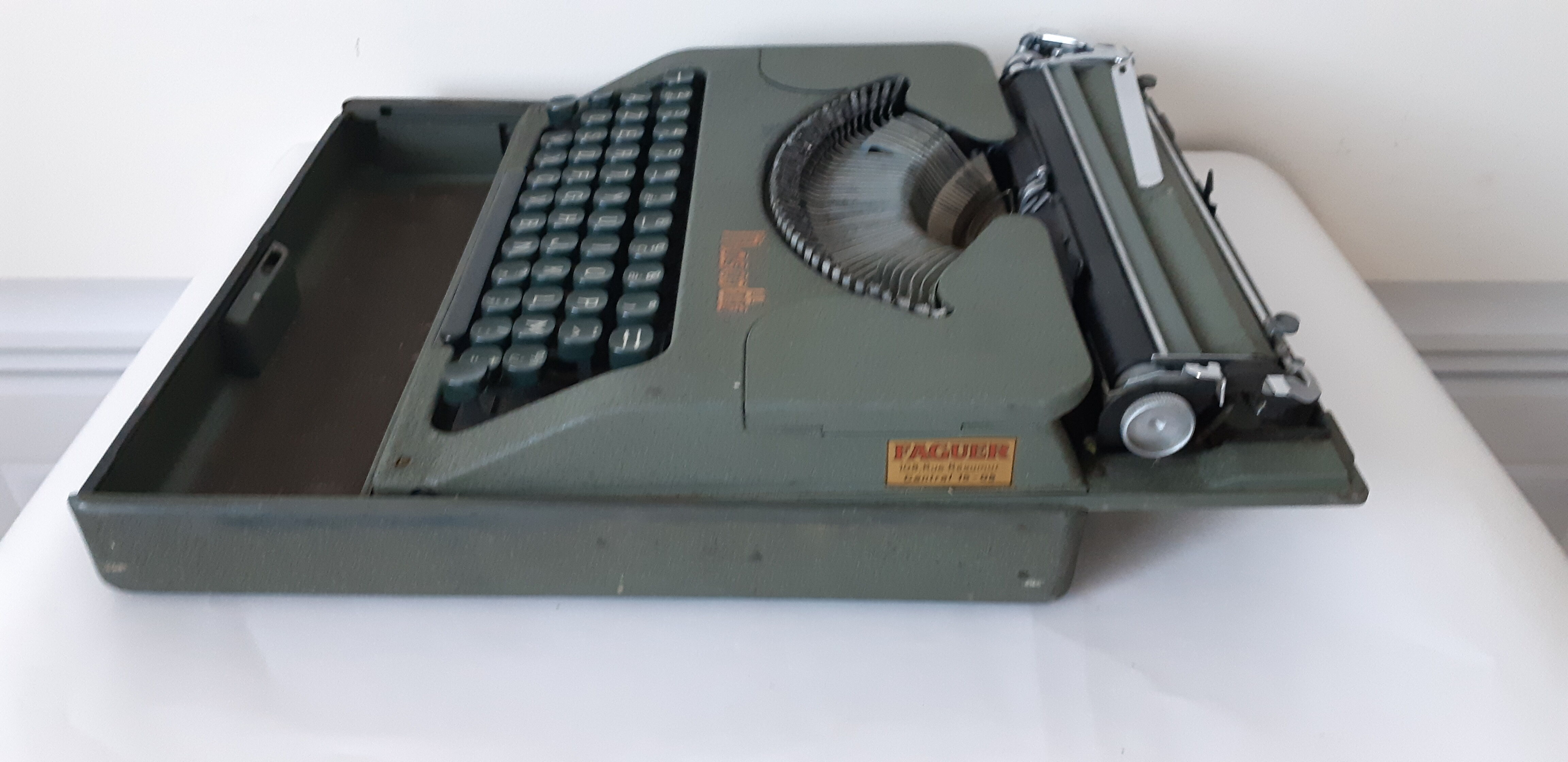 Olivetti Ivréa revised portable typewriter