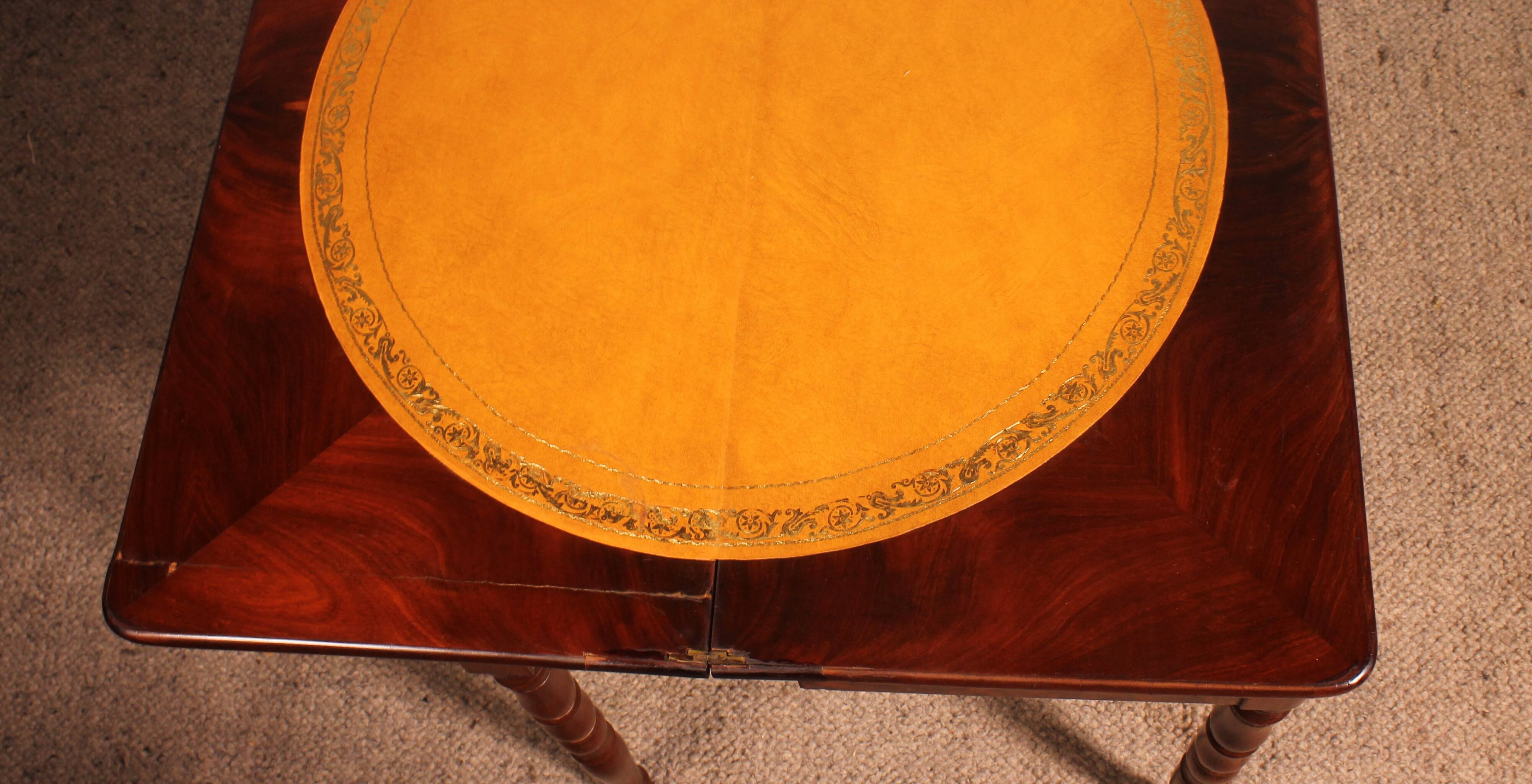 Table à jeux du 19° siècle en acajou