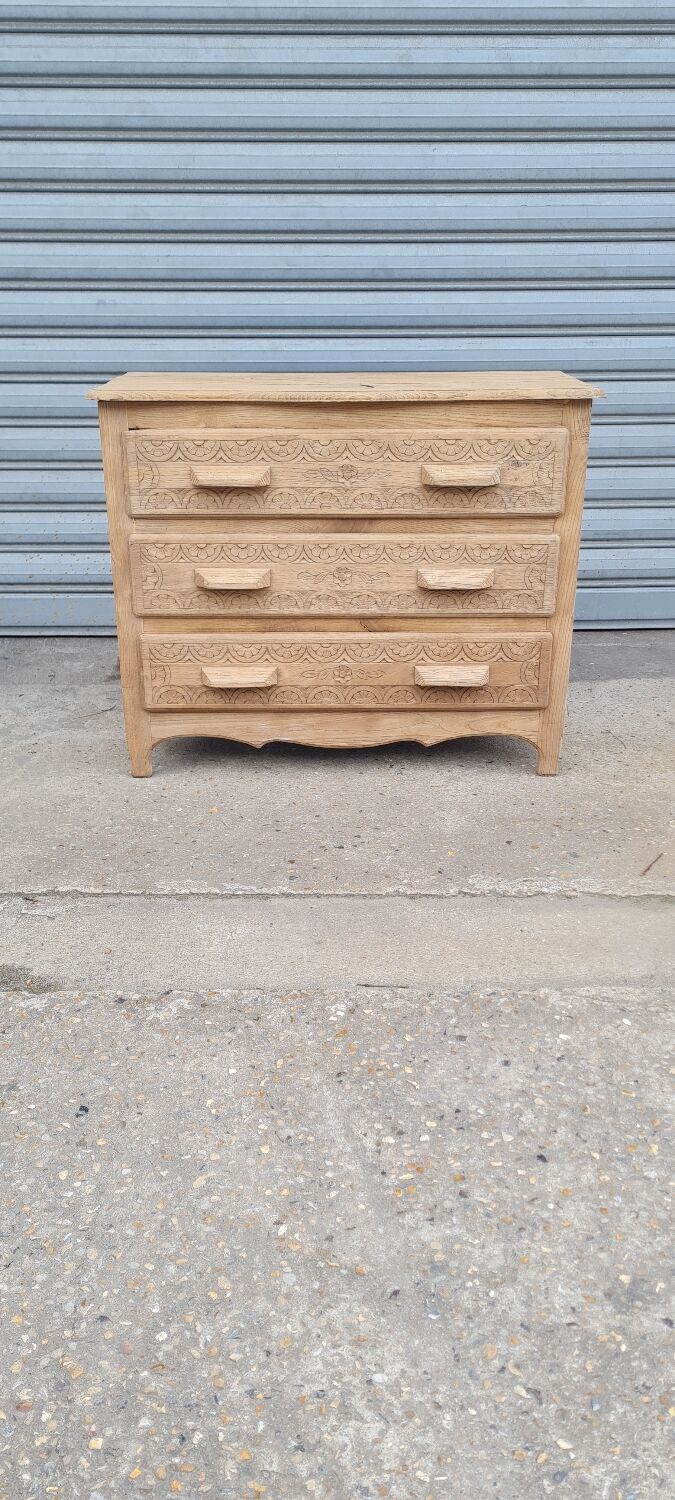 Breton chest of drawers in solid oak