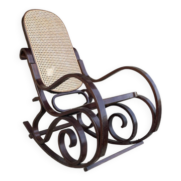Rocking-chair en bois courbé et cannage