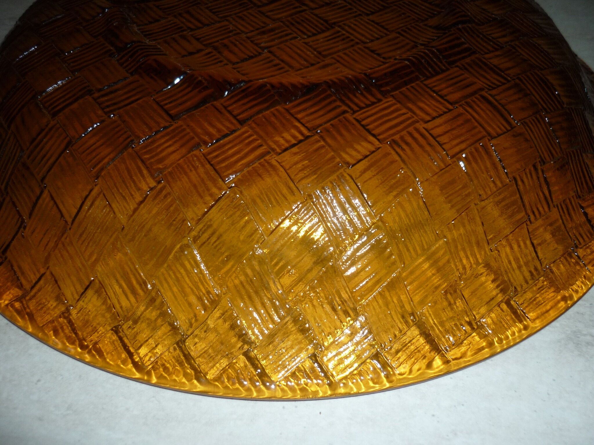 Large orange braided glass dish 27.5 cm