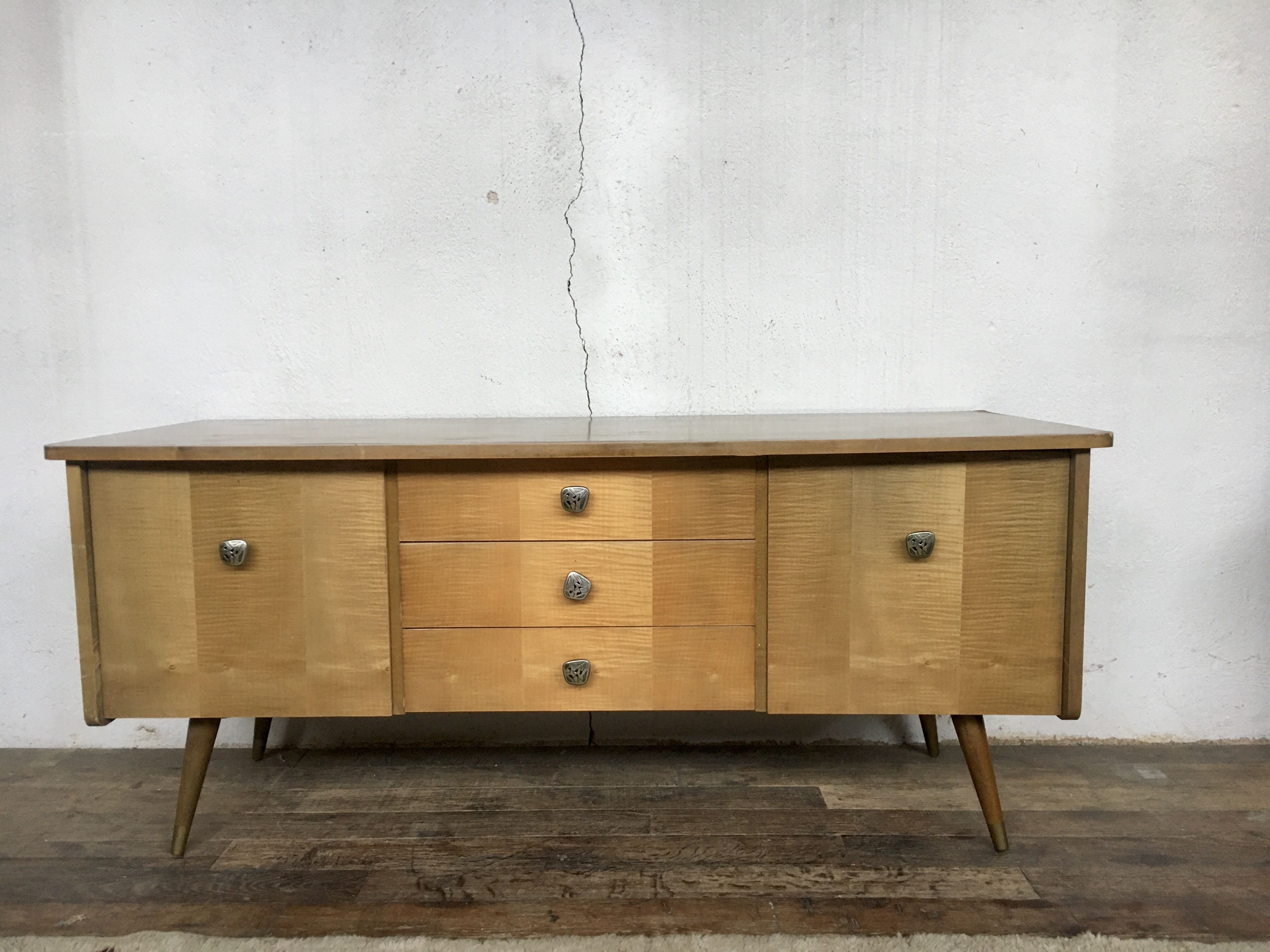 Enfilade furniture tv vintage feet compass Scandinavian style