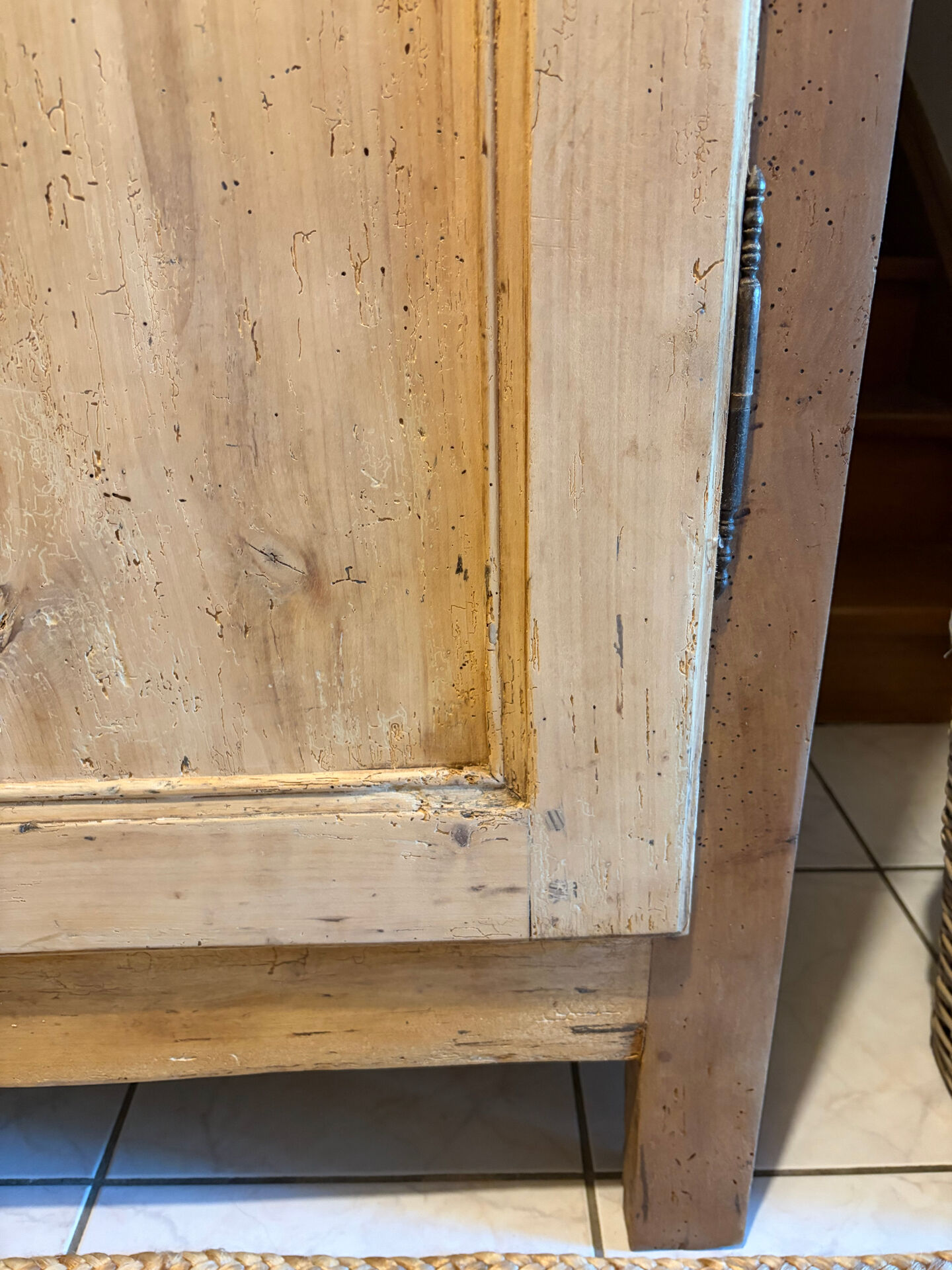 Raw wood bonnetière