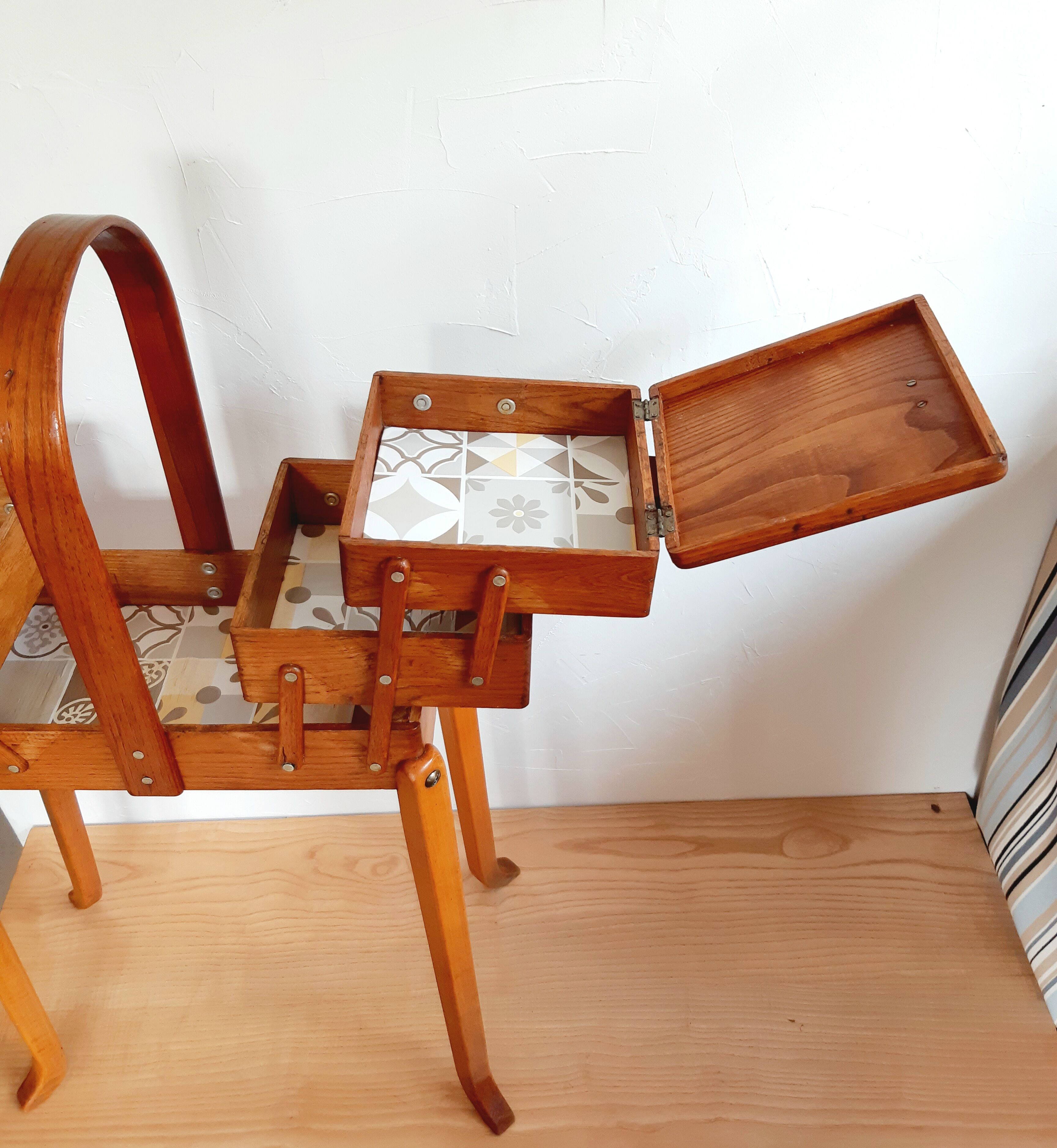 Worker of seamstress