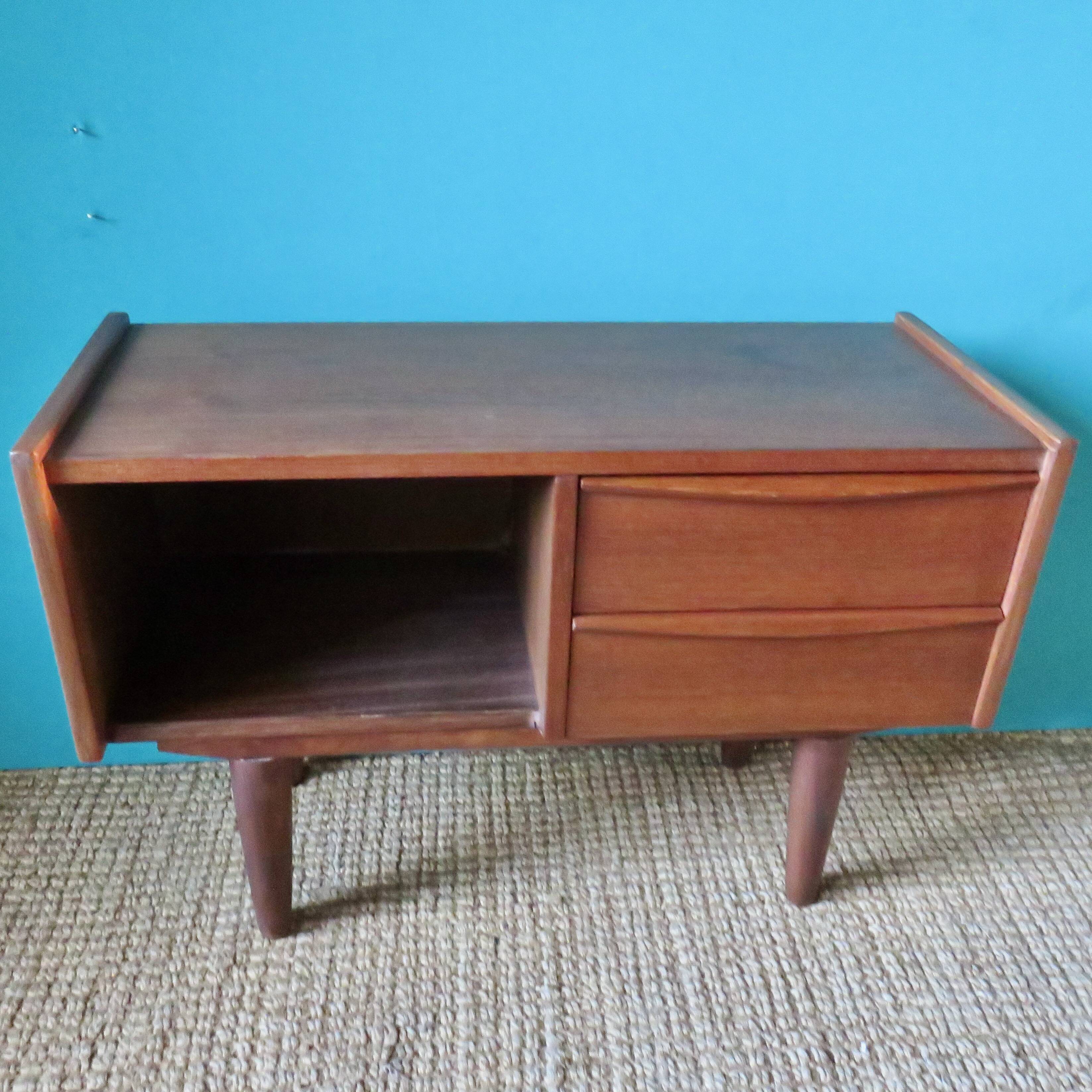 Small chest of drawers or entrance console in teak. Denmark 1960