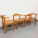 Suite de 4 fauteuils en pin des années 60 70