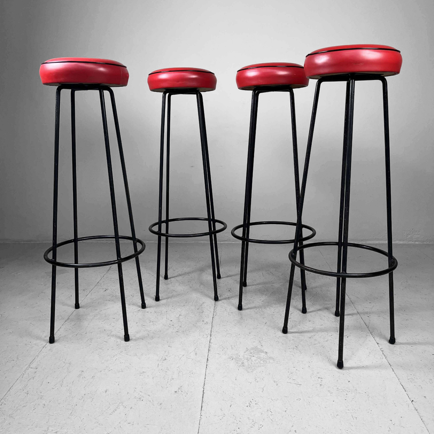Set of 4 bar stools fifties in red skaï