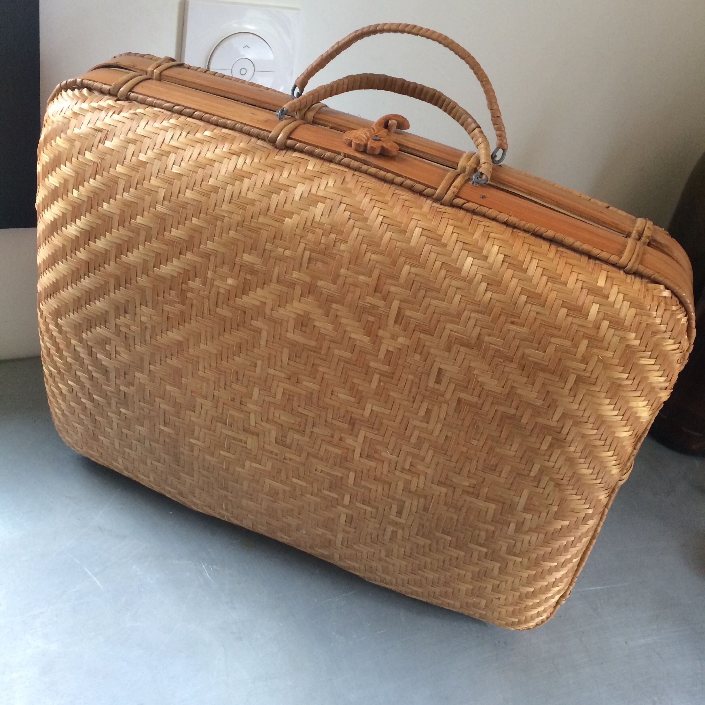 Vintage wicker case