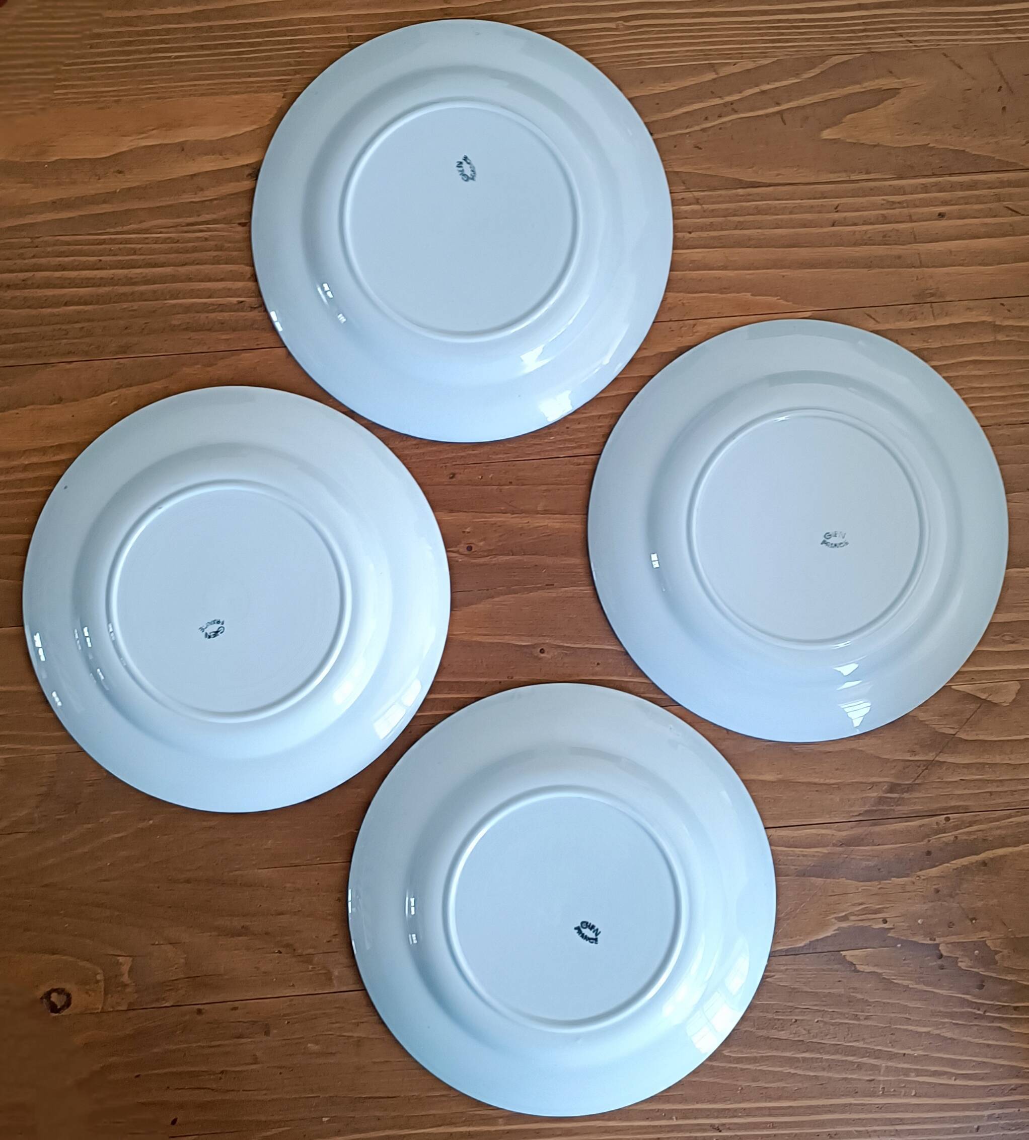 8 flat plates Gien