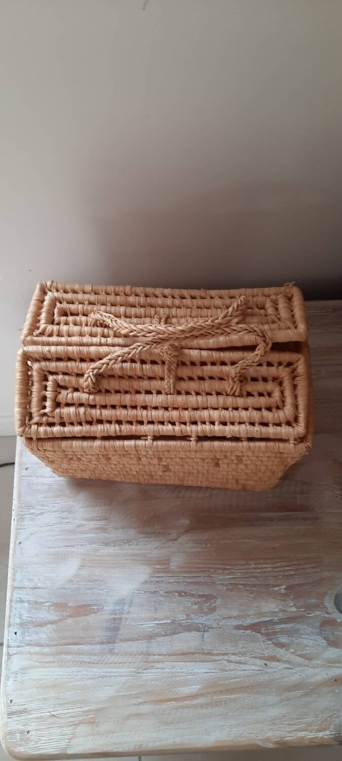 Coconut fiber basket
