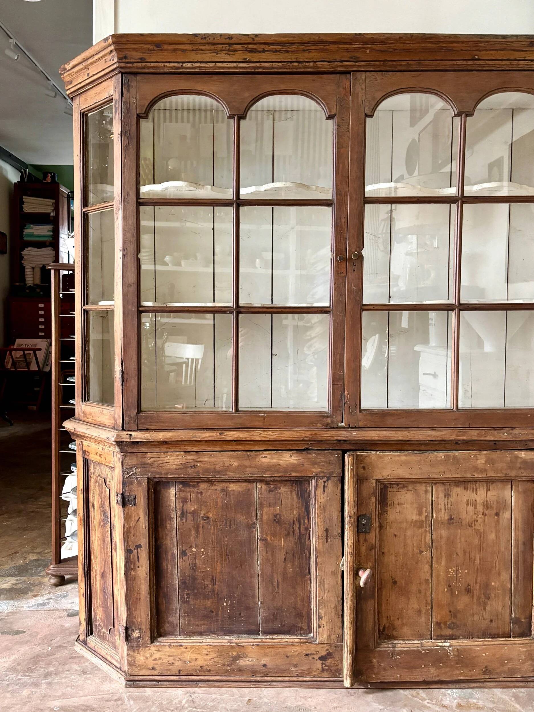 Buffet 2 corps vitré en bois, XIXème