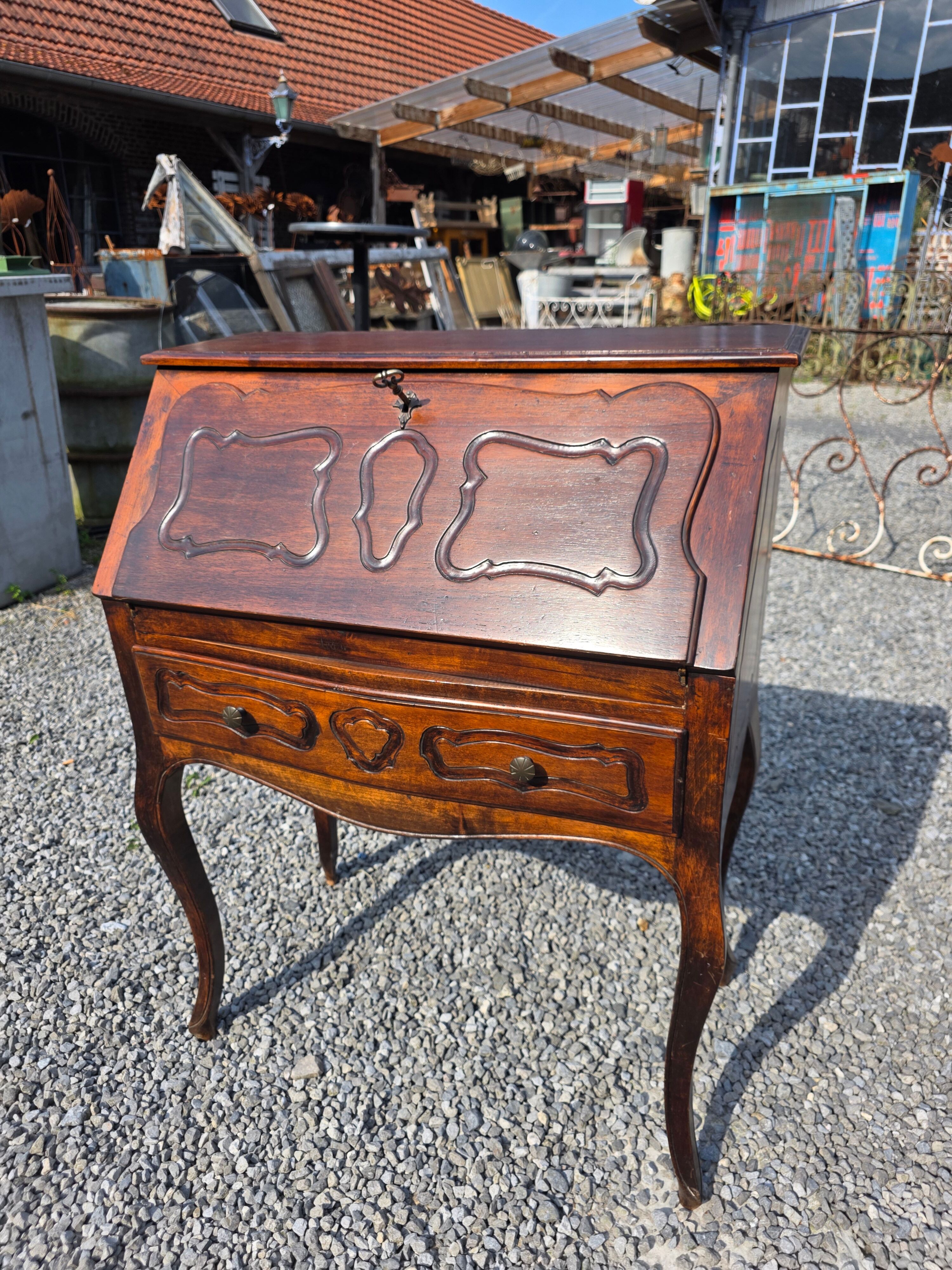 Curved donkey desk in walnut (secretary)