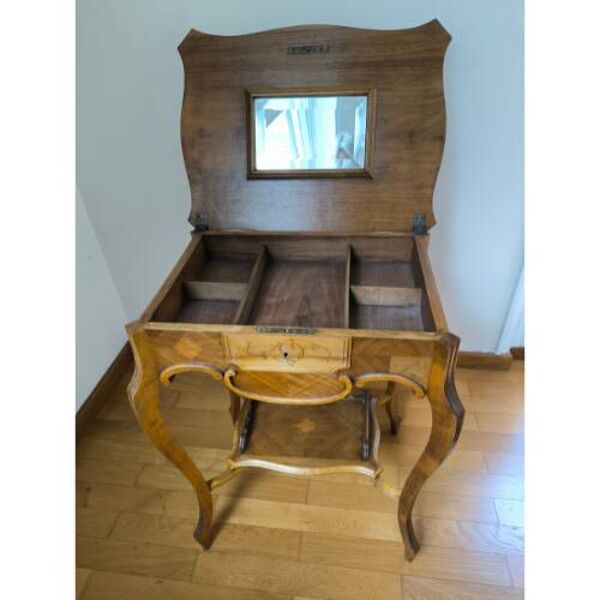 Table travailleuse (Couture) de style Louis XV