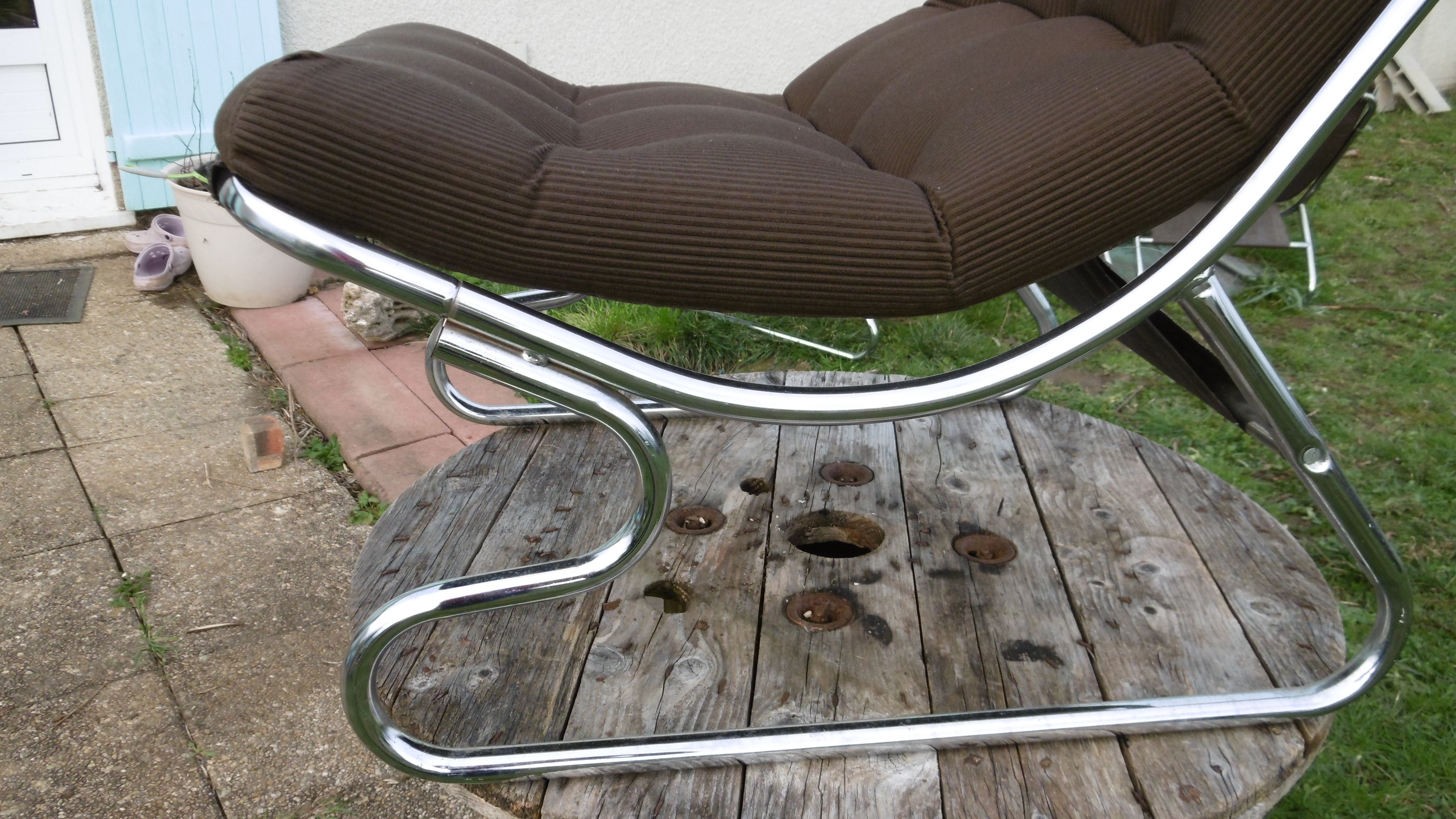 Chair tubular in Brown velvet of the 1970s