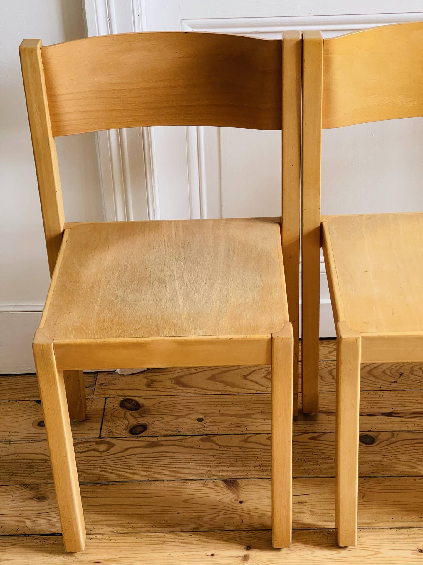 3 chaises scandinaves vintage en hêtre