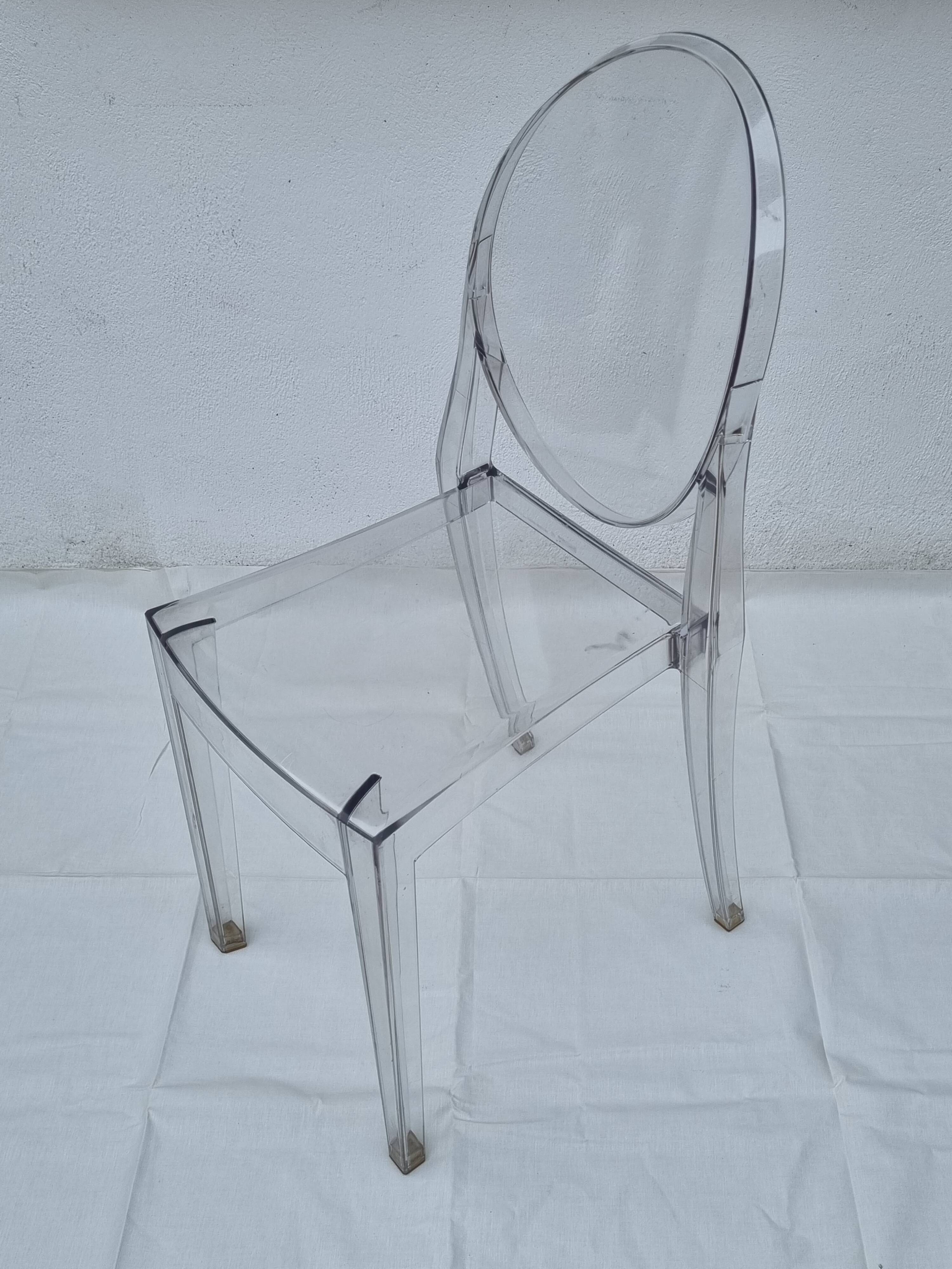 Chaise “Victoria Ghost” – design Philippe Starck pour Kartell