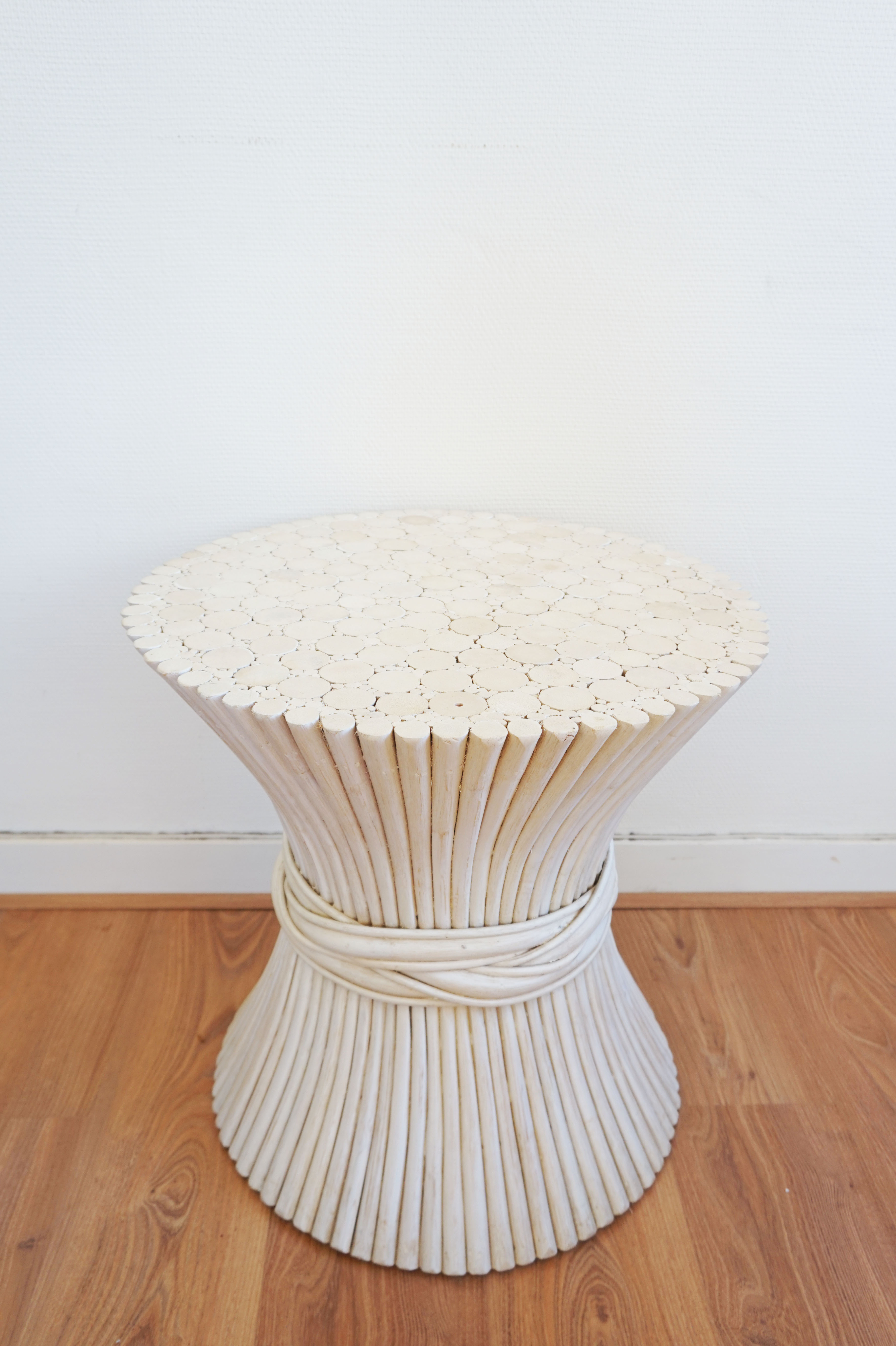 Table low round and white vintage rattan bamboo