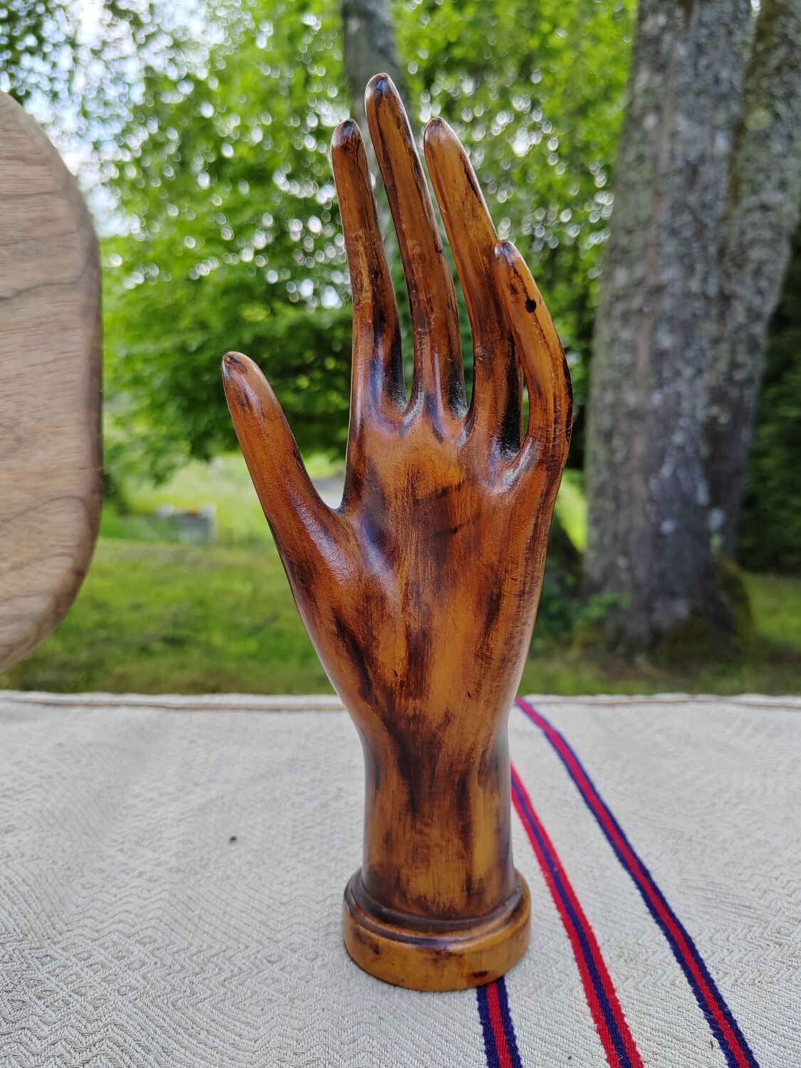 Carved wooden ring holder signed 70s