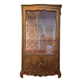 Vitrine style luois xv  en bois de rose marquete