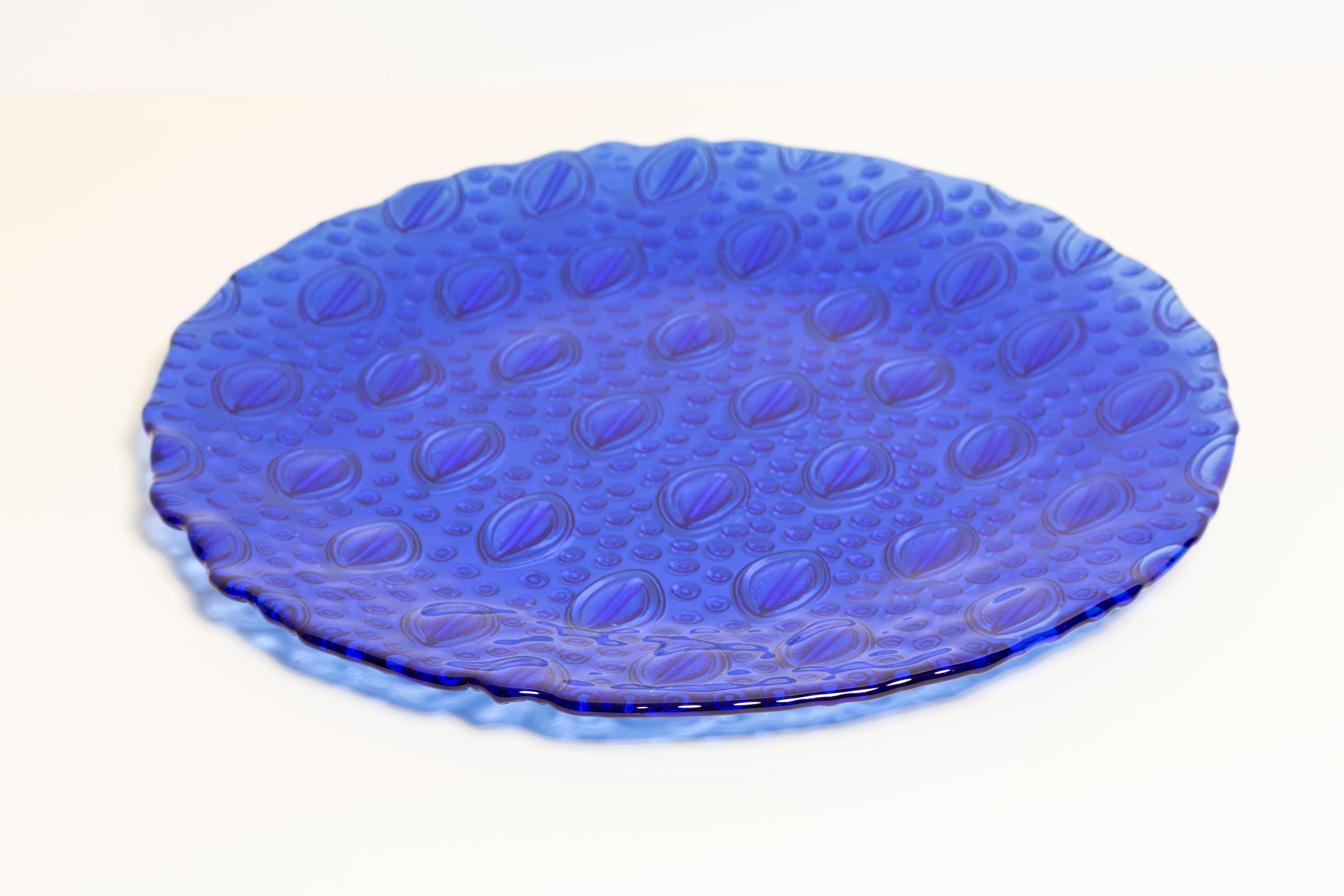 Vintage dark blue decorative plate in glass, Italy, 1960s.