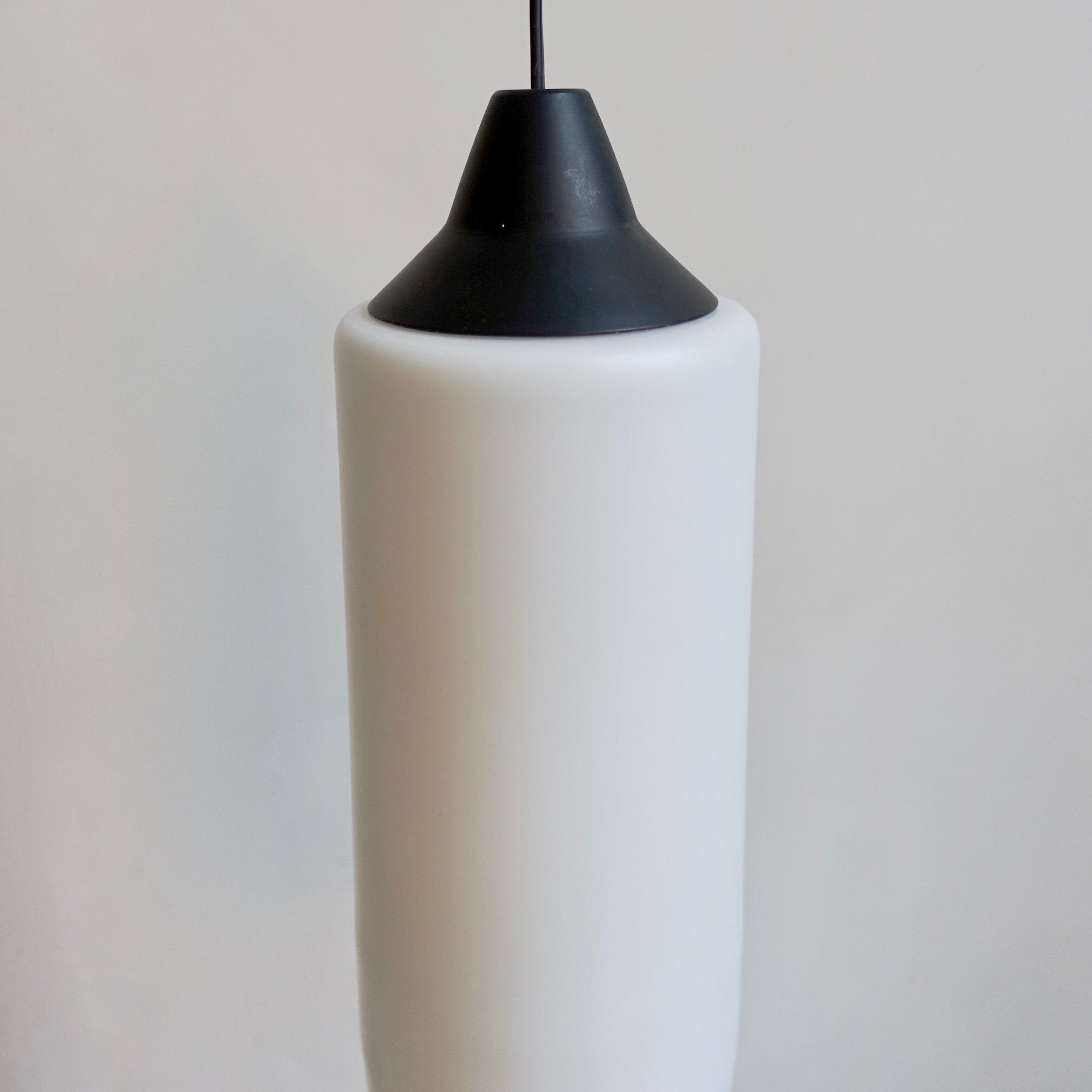 Vintage "Tube" white opaline suspension