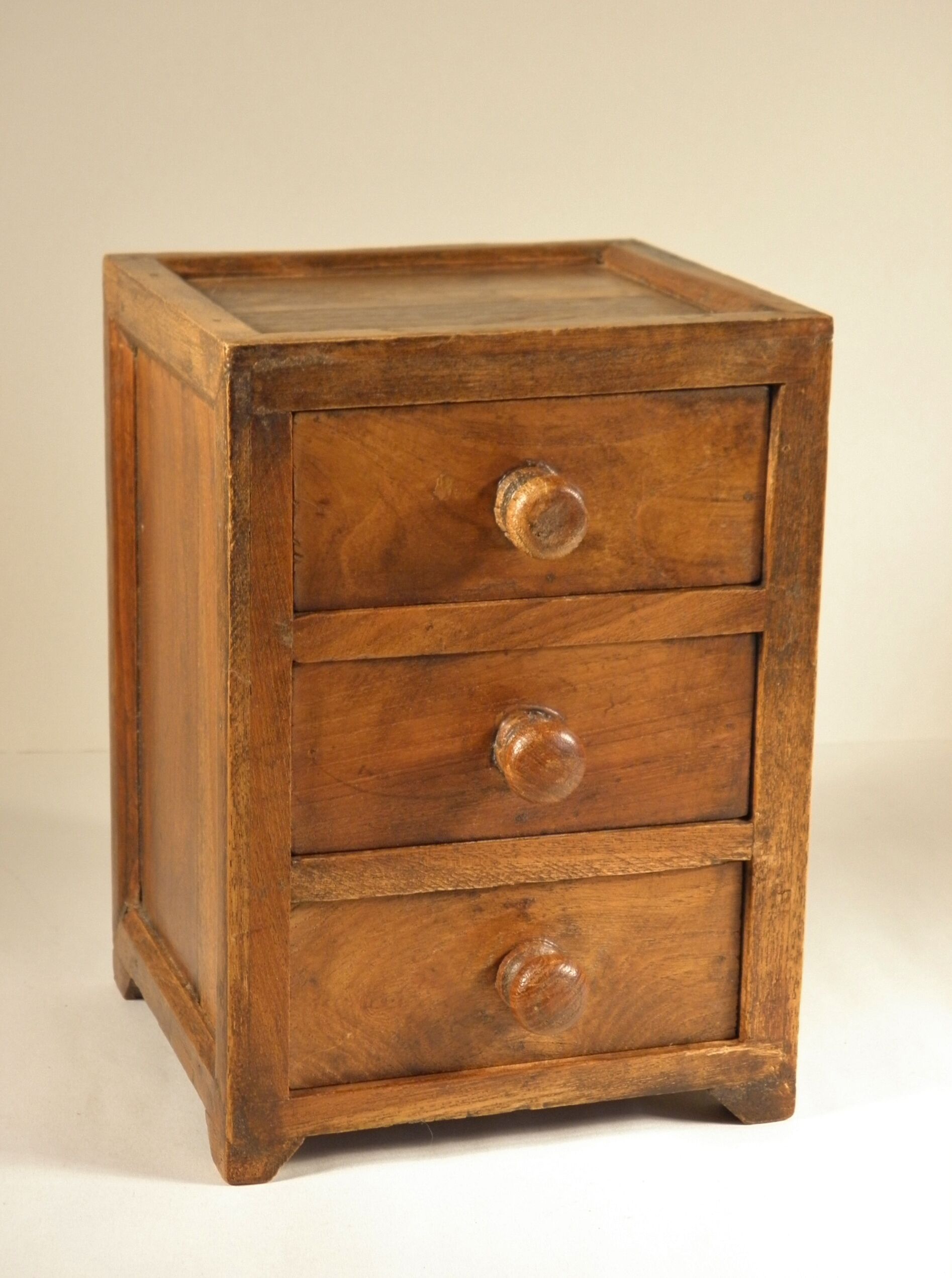 Wood box with drawers 19 x 14 cm