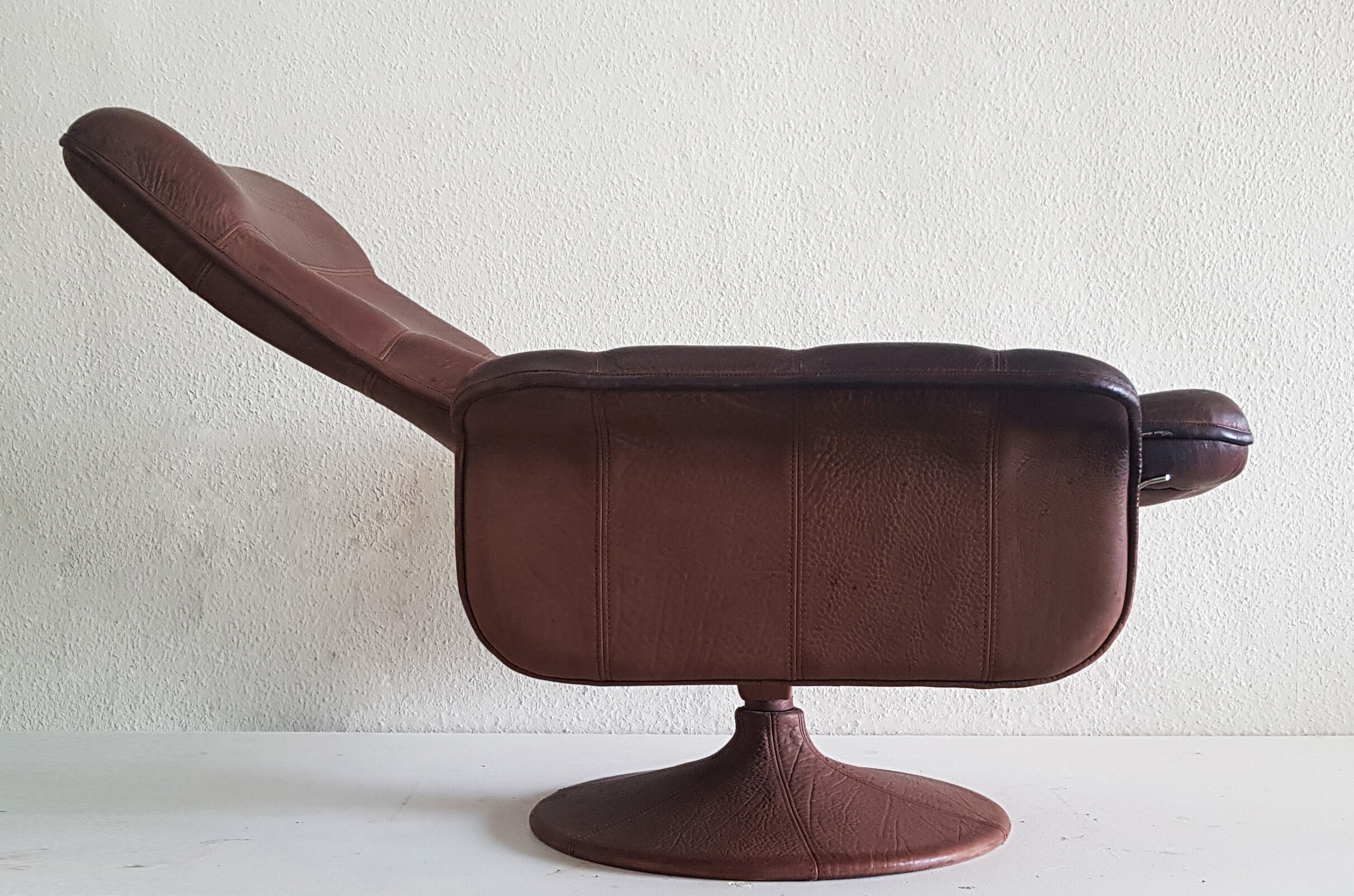 De Sede ds 50 swivel leather armchair, Switzerland 1970